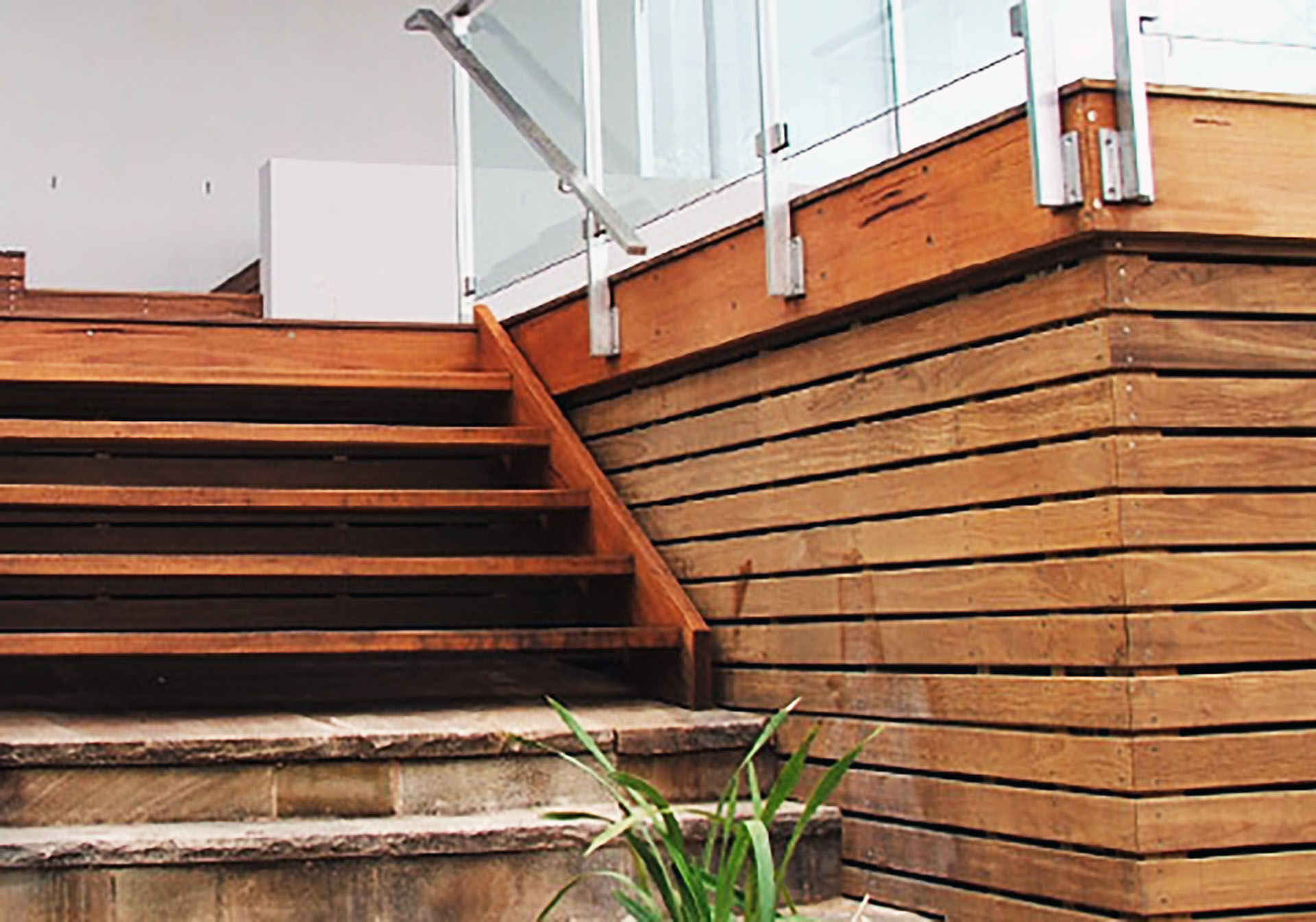 Castlecrag 고상 데크 증축