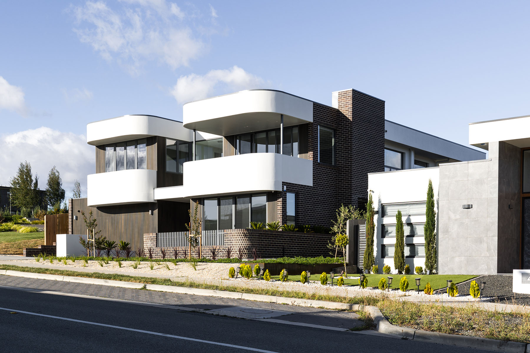 Como: Denman Prospect Curved Design Display Home