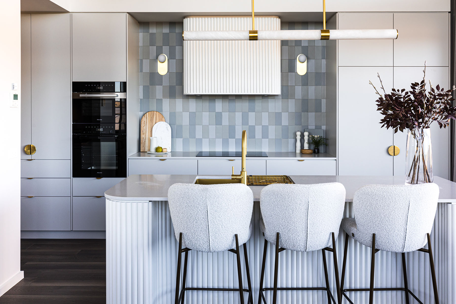 Como: Denman Prospect Curved Design Display Home