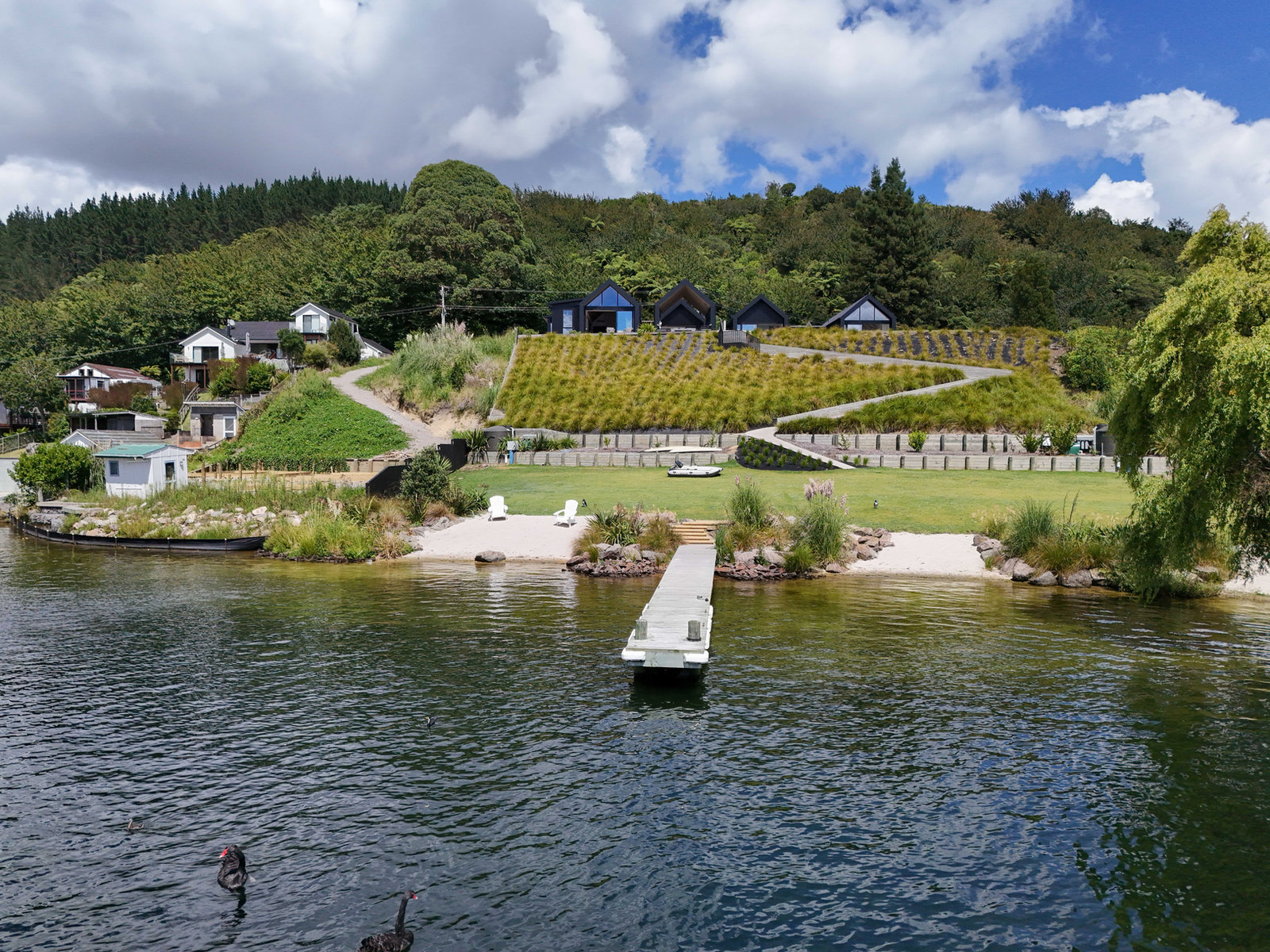 Okawa Bay 湖畔别墅