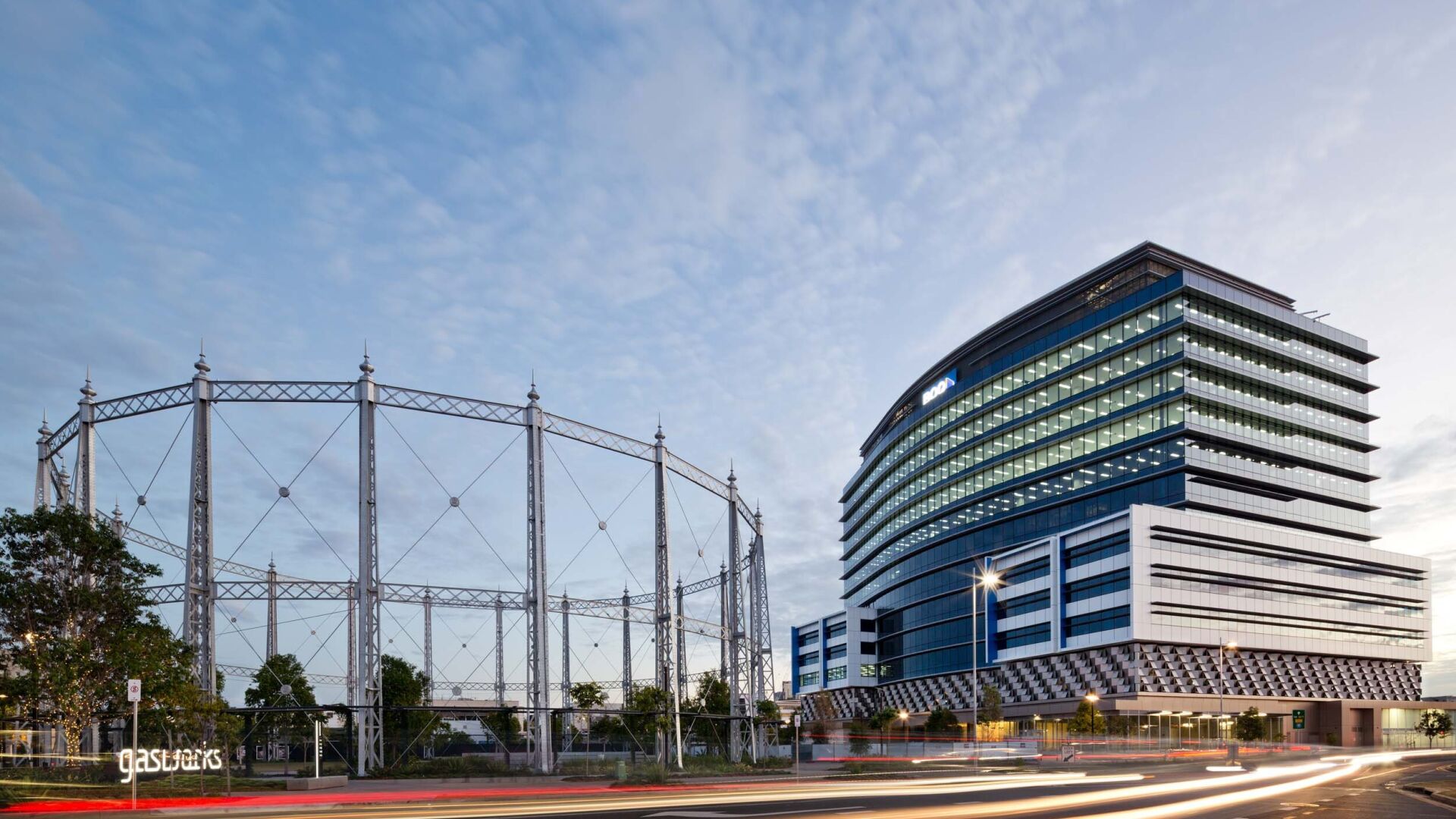 مشروع برج المكاتب 100 Skyring