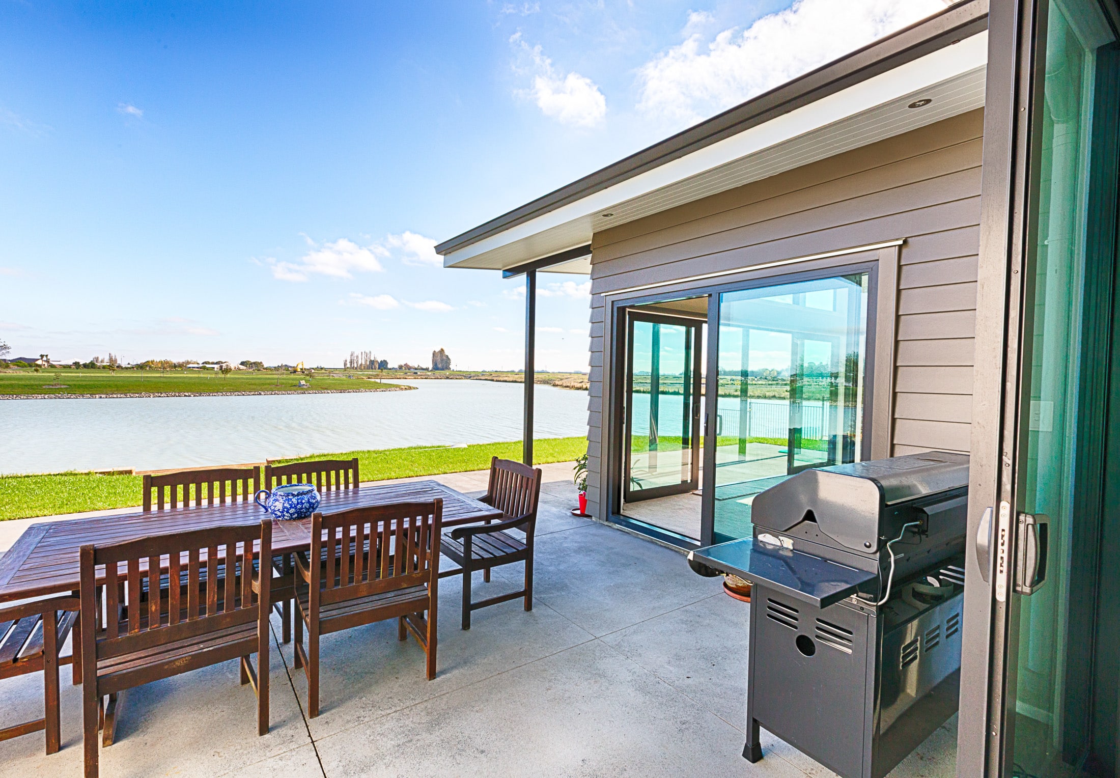 Lake Hood, Ashburton Lakeside Residence