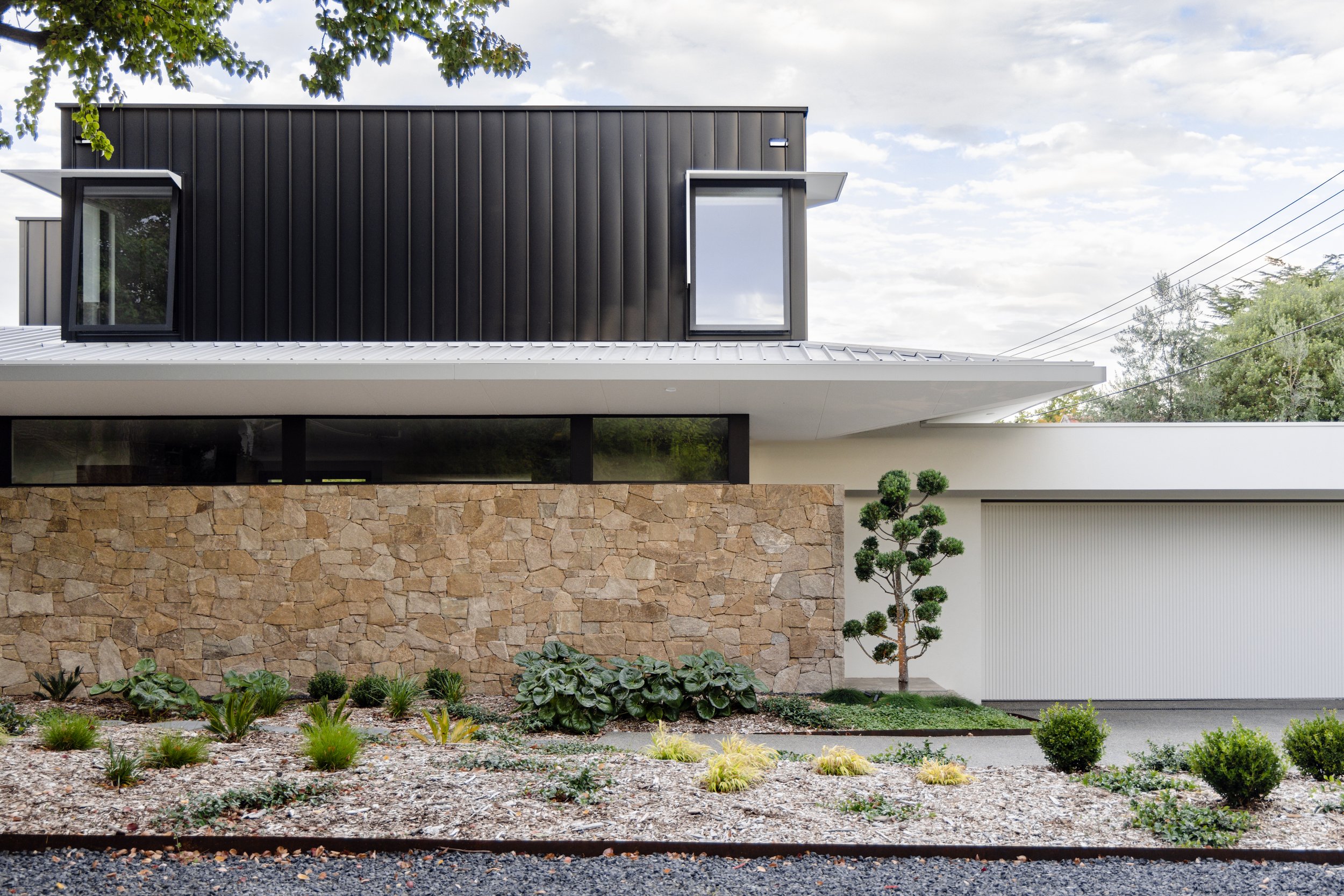 Elysian House: Canberra South Demolition and Rebuild Project