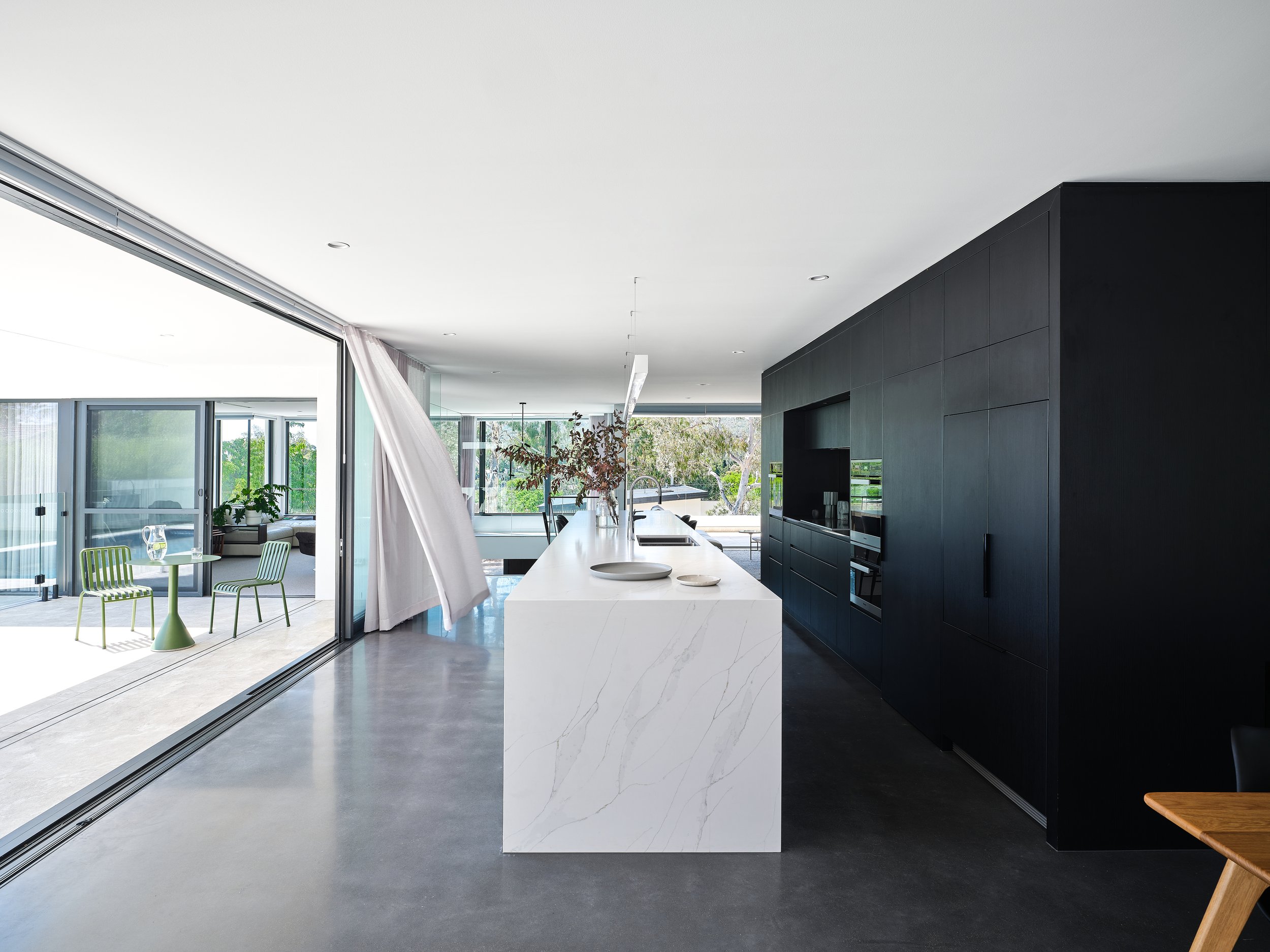 Villa Sereno: Campbell Three-Storey Residence