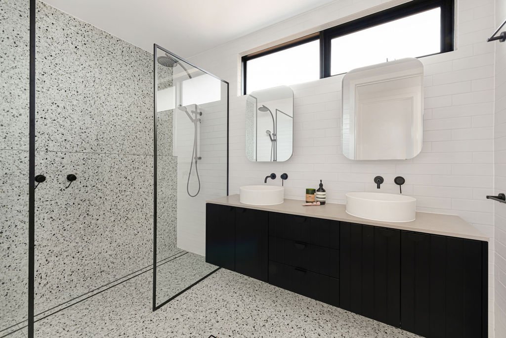 Whitlam Luxury Modern Residence