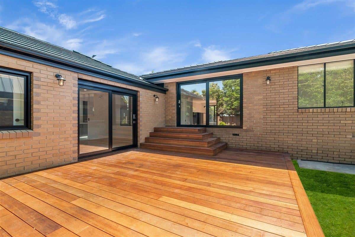 Hampton 家庭住宅加建與翻新