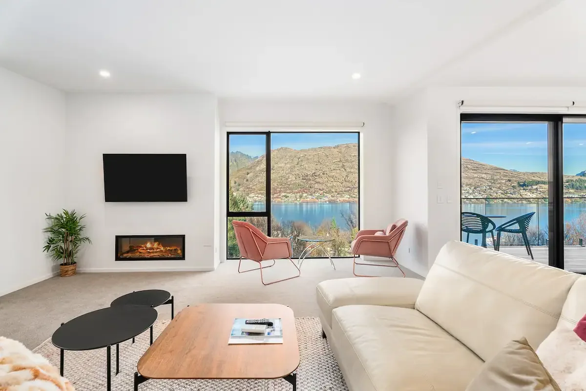 Livingstone Lane Three-Storey Residence Lot 13
