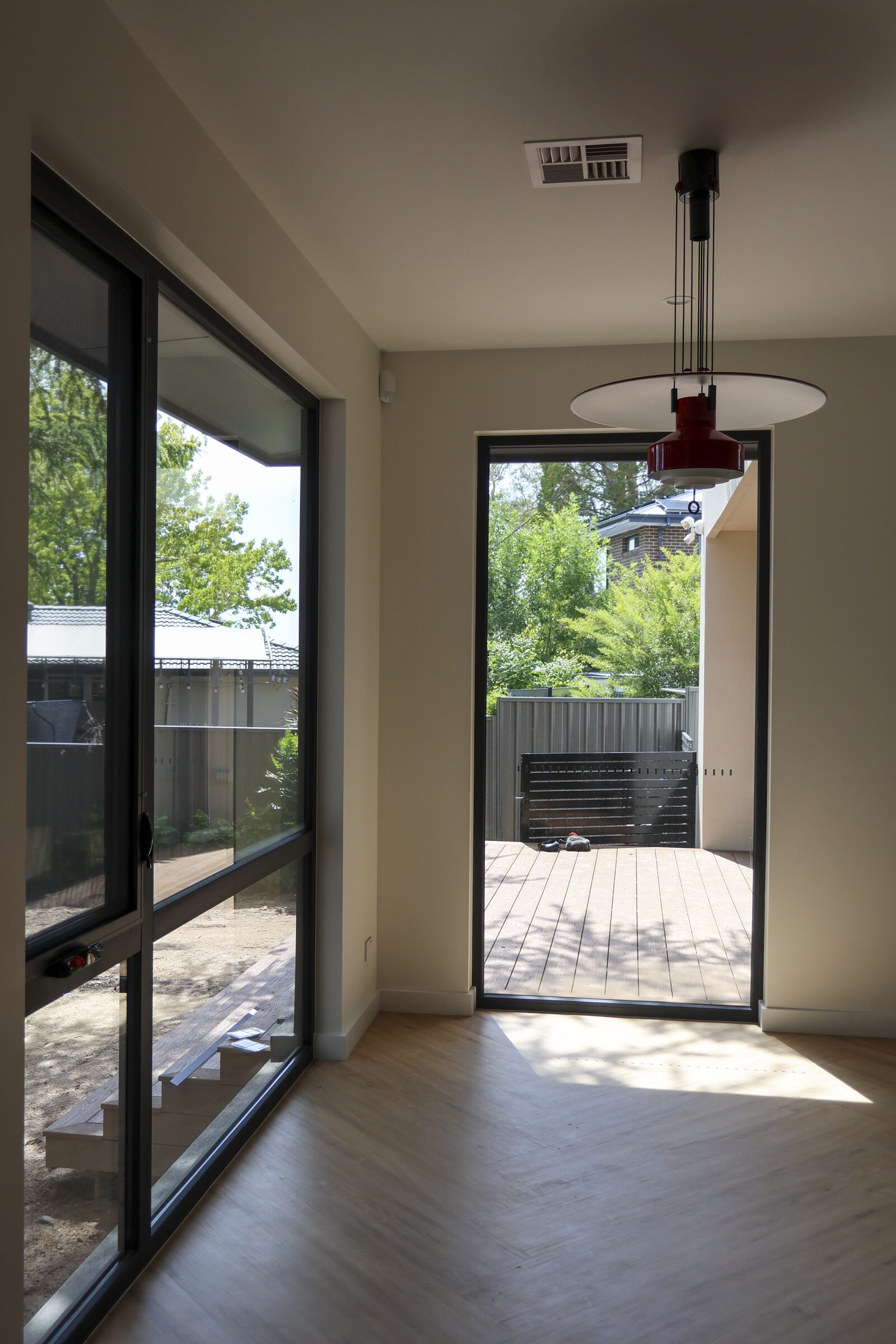Duffy 黑框新建住宅門窗項目