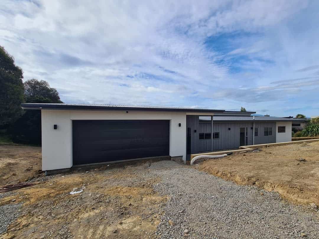 Marlborough Ridge Multi-Level Sloped Residential