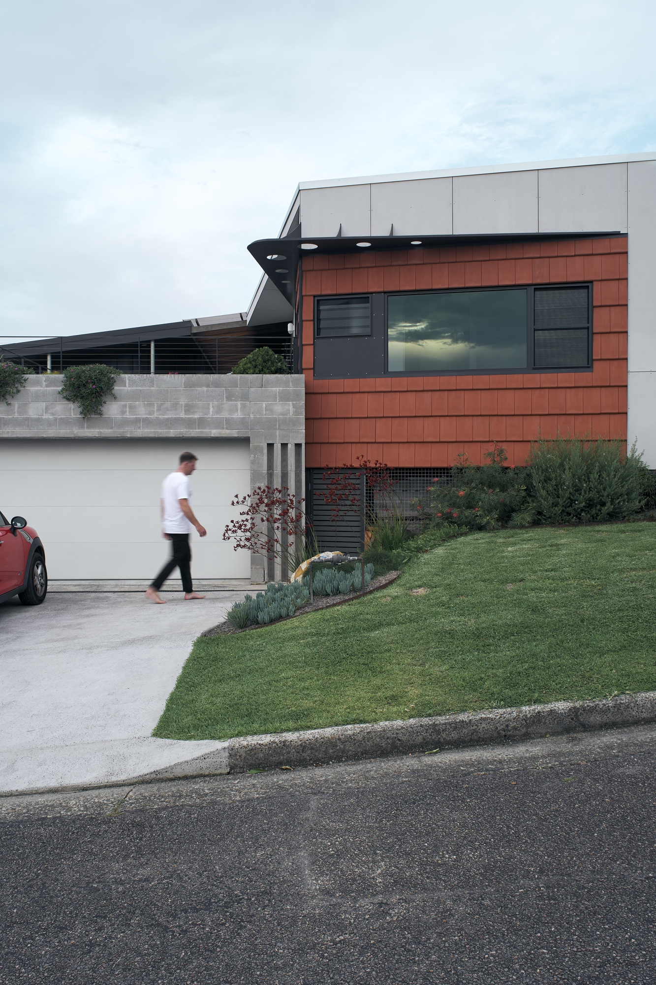 Mick & Sue House, A Lakeview Home for Comfortable Aging