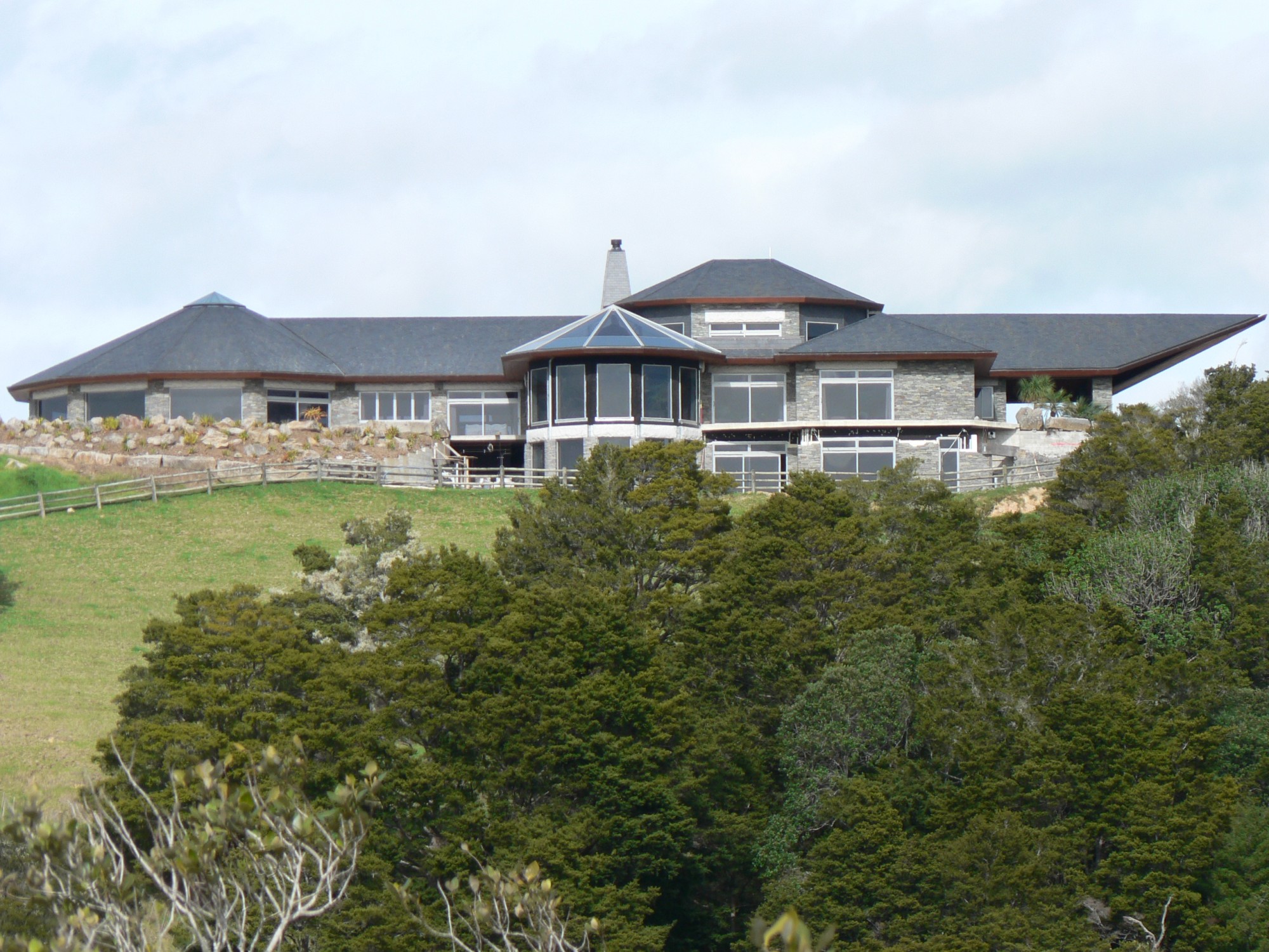 Russell Indoor Outdoor Home