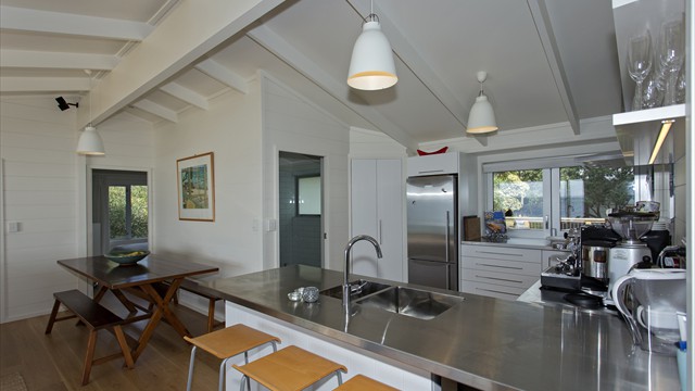 Whangapoua度假屋翻新