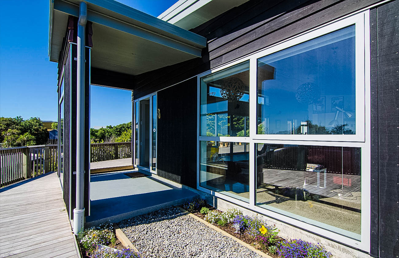 Waikanae North-Facing Beachfront Residence