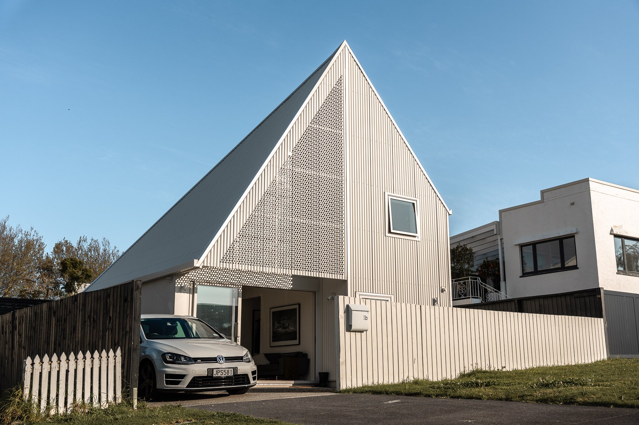 Paper House: Westmere Compact Steel Frame Residence