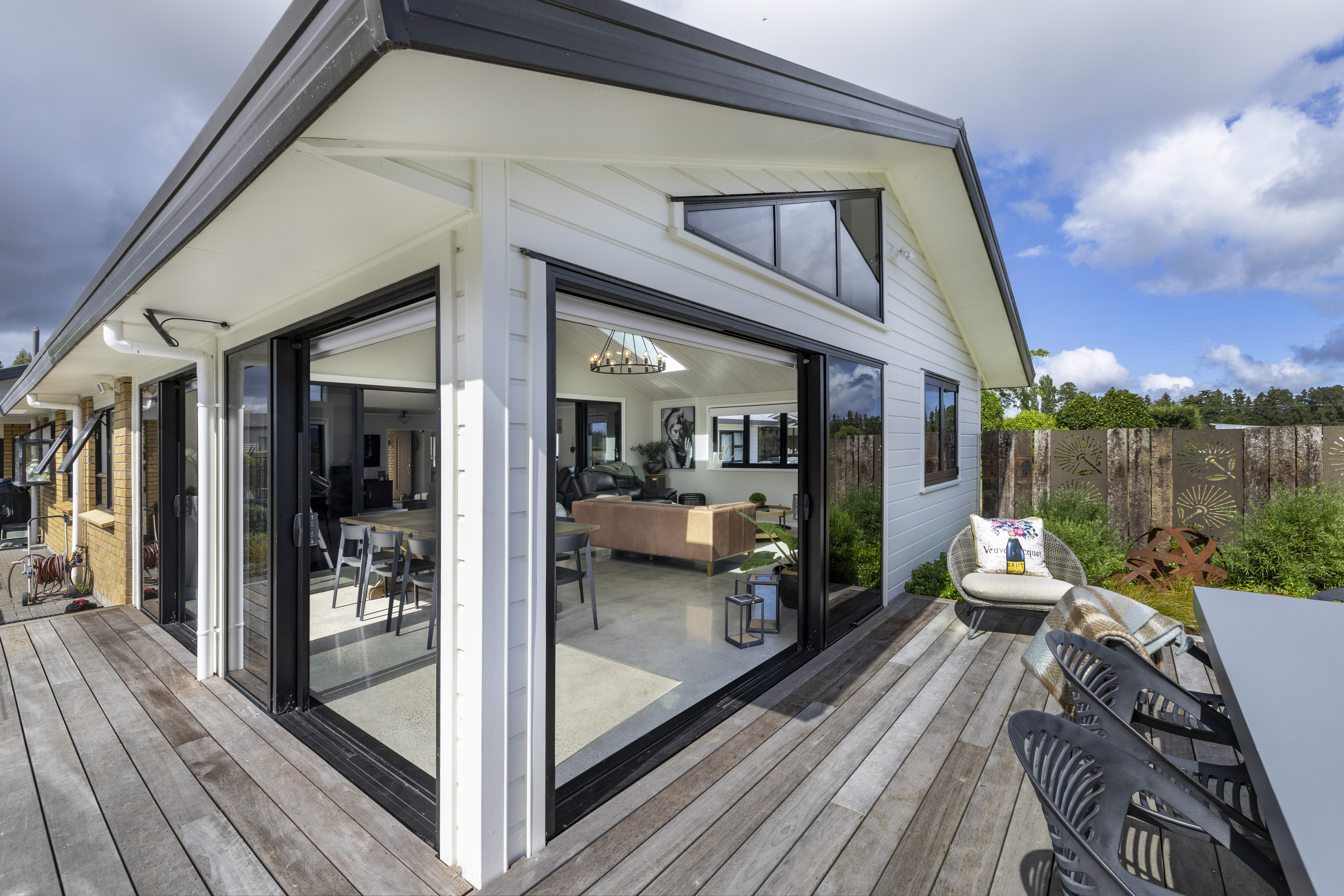 Te Kowhai Road Sunroom Conversion to Operable Folding Veranda