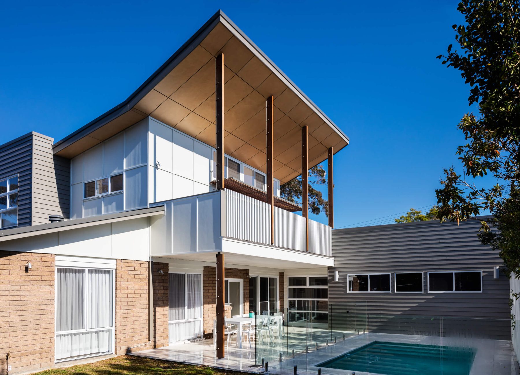 Cải tạo toàn diện nhà ở tại Frenchs Forest