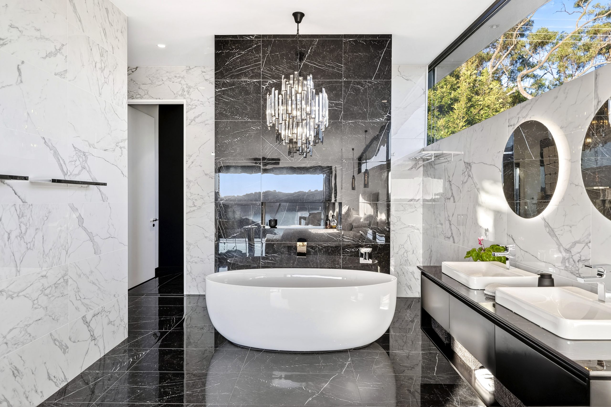 Dự án cải tạo nhà ở view biển sang trọng tại Palm Beach
