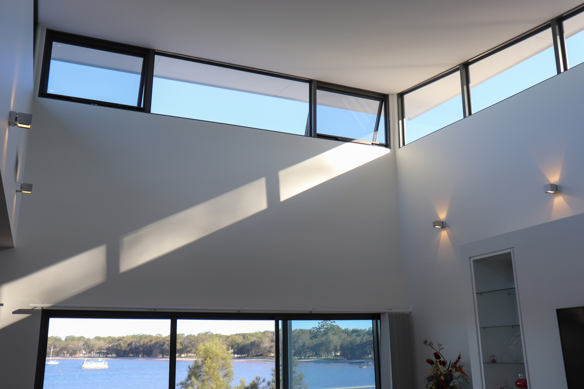 Courtyard House: New Residence in Tanilba Bay