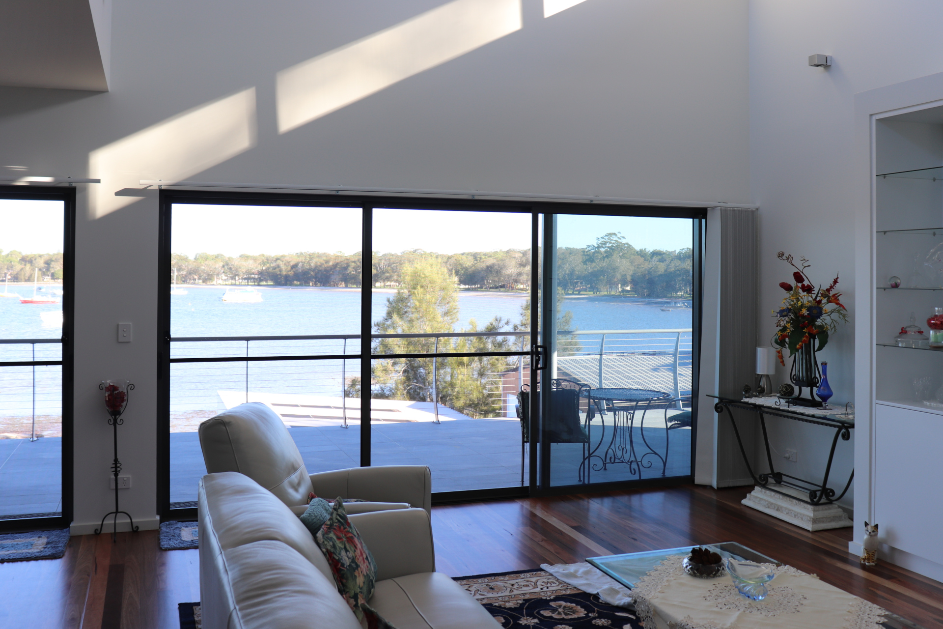 Courtyard House: New Residence in Tanilba Bay