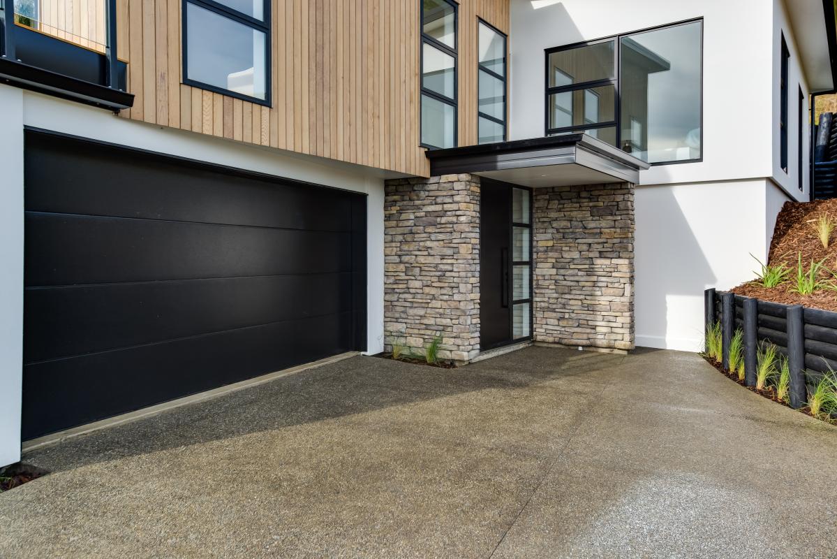 Cashmere Hills Modern Minimalist Five-Bedroom New Home