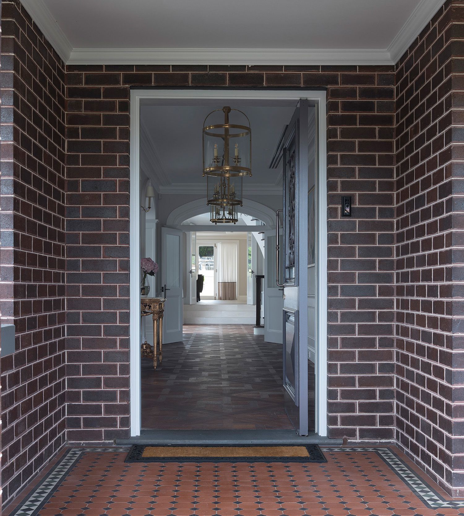 Sussex House,Epping 保留立面全面重建