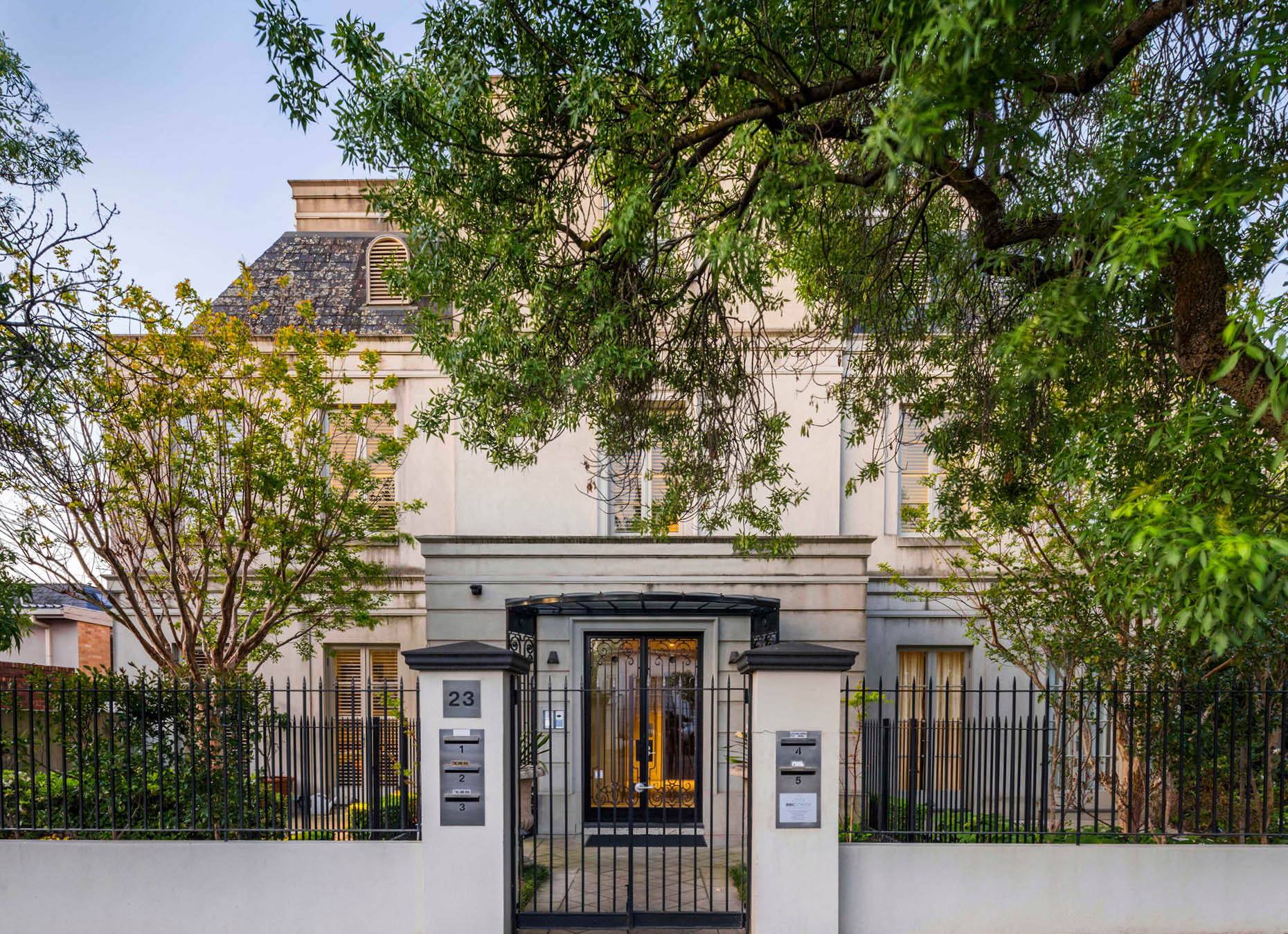 Five-apartment project on Washington Street in Toorak