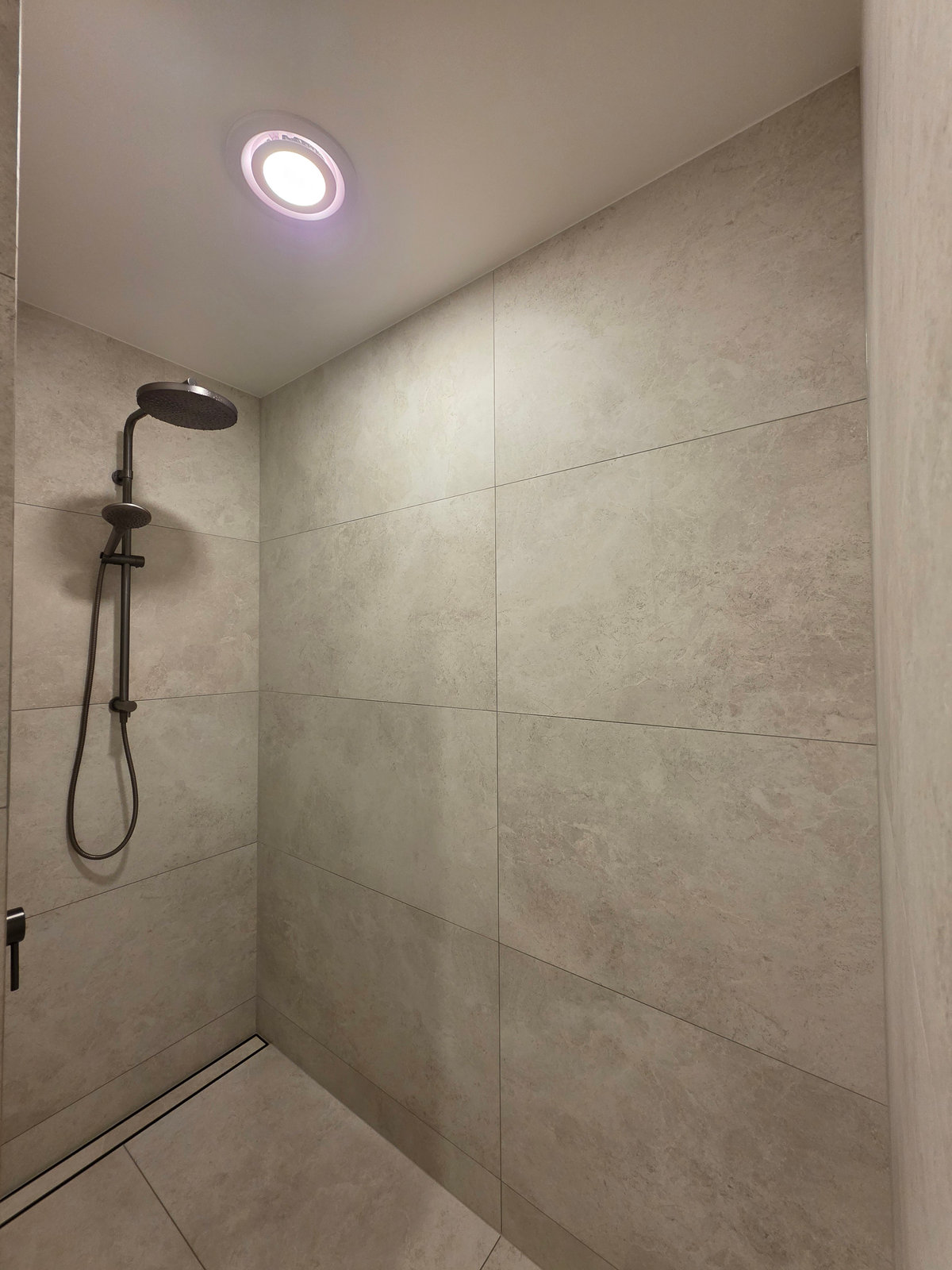 Taupo Wairakei Golf Master Ensuite Tiling