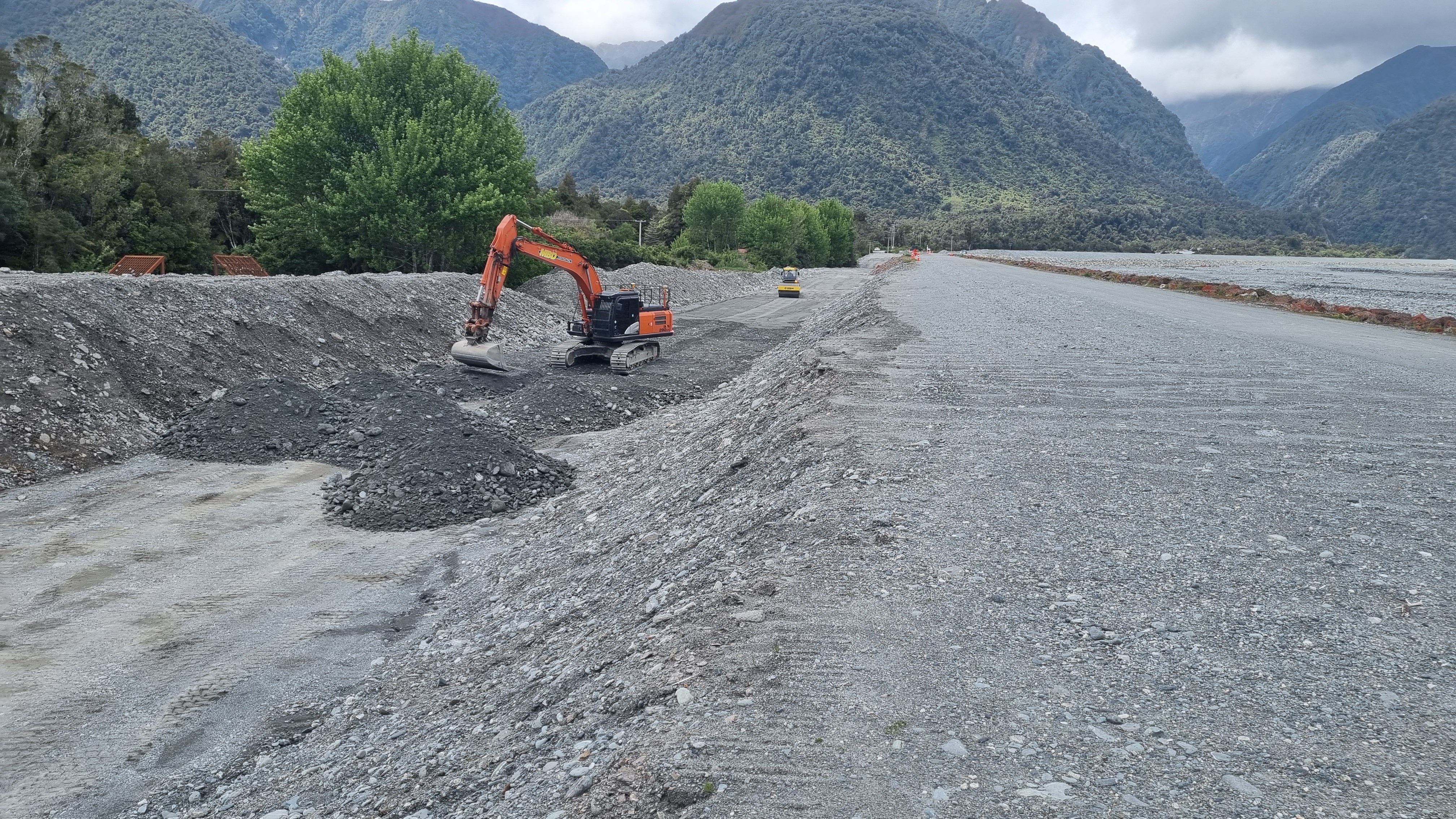 Franz Josef Waiho River堤岸防护工程一期