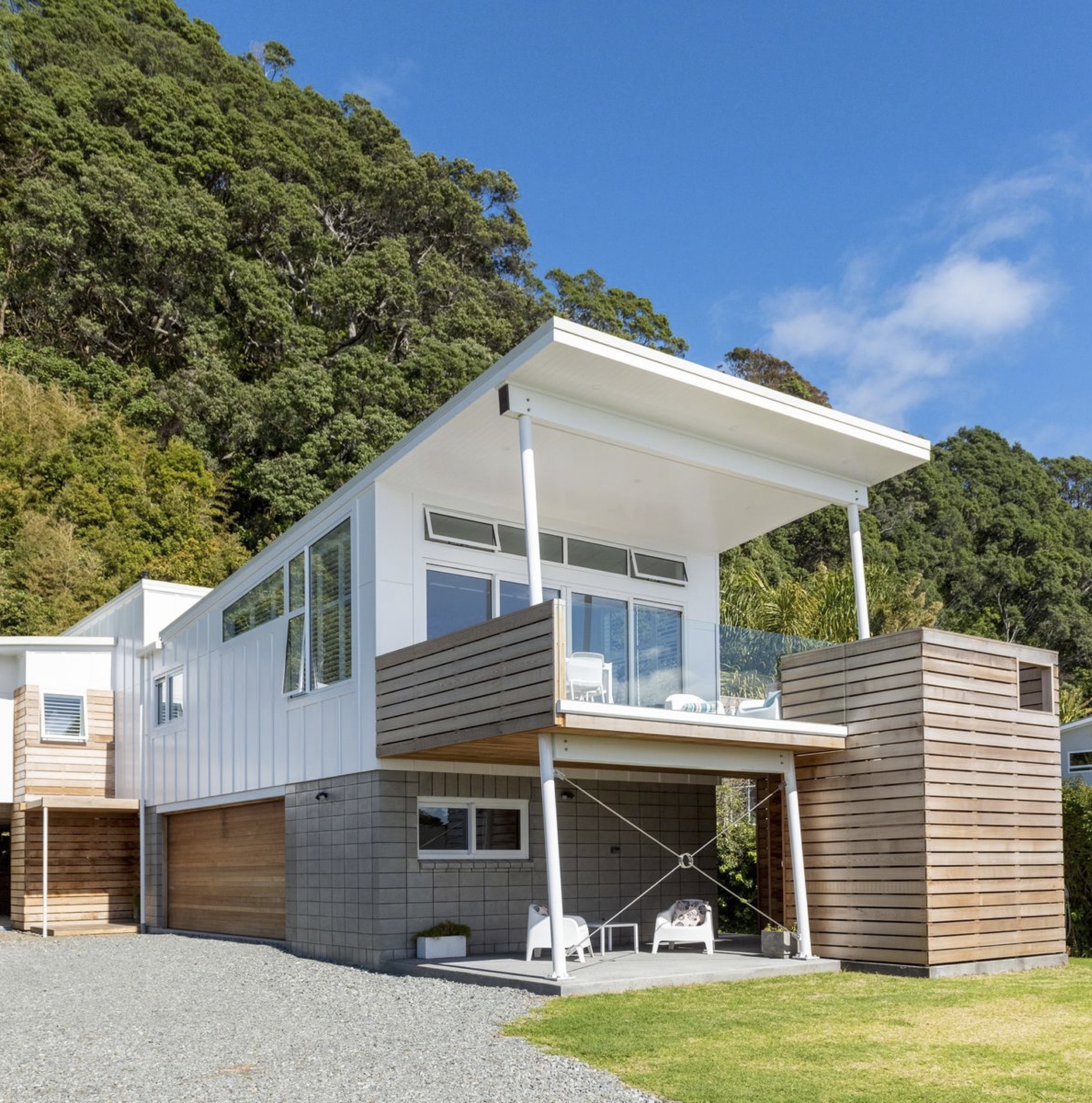 Ōhope Beachside Cottage Under the Pohutukawa Trees