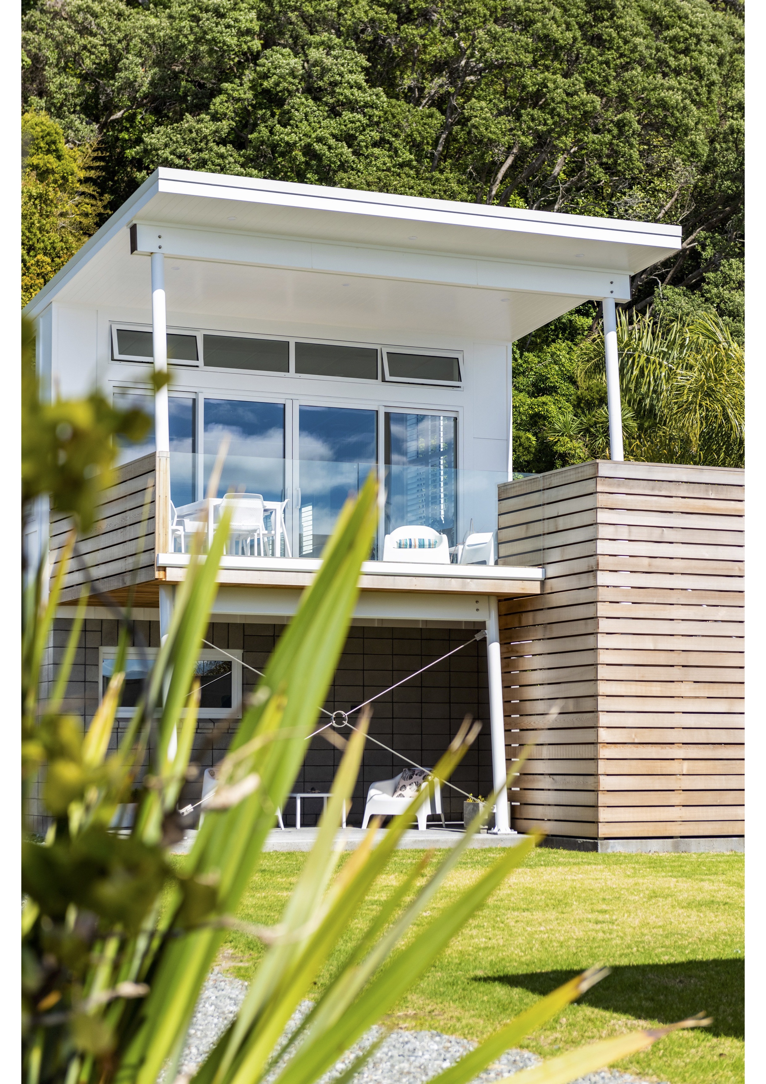 Ōhope Beachside Cottage Under the Pohutukawa Trees