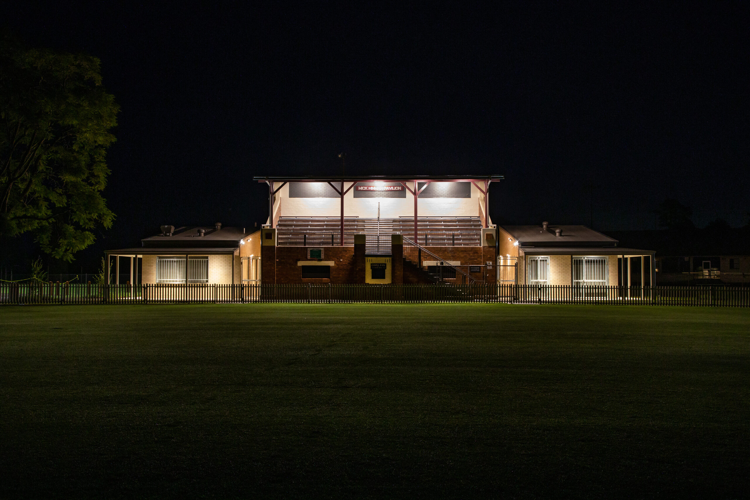 Robins Oval Grandstand 리노베이션 프로젝트
