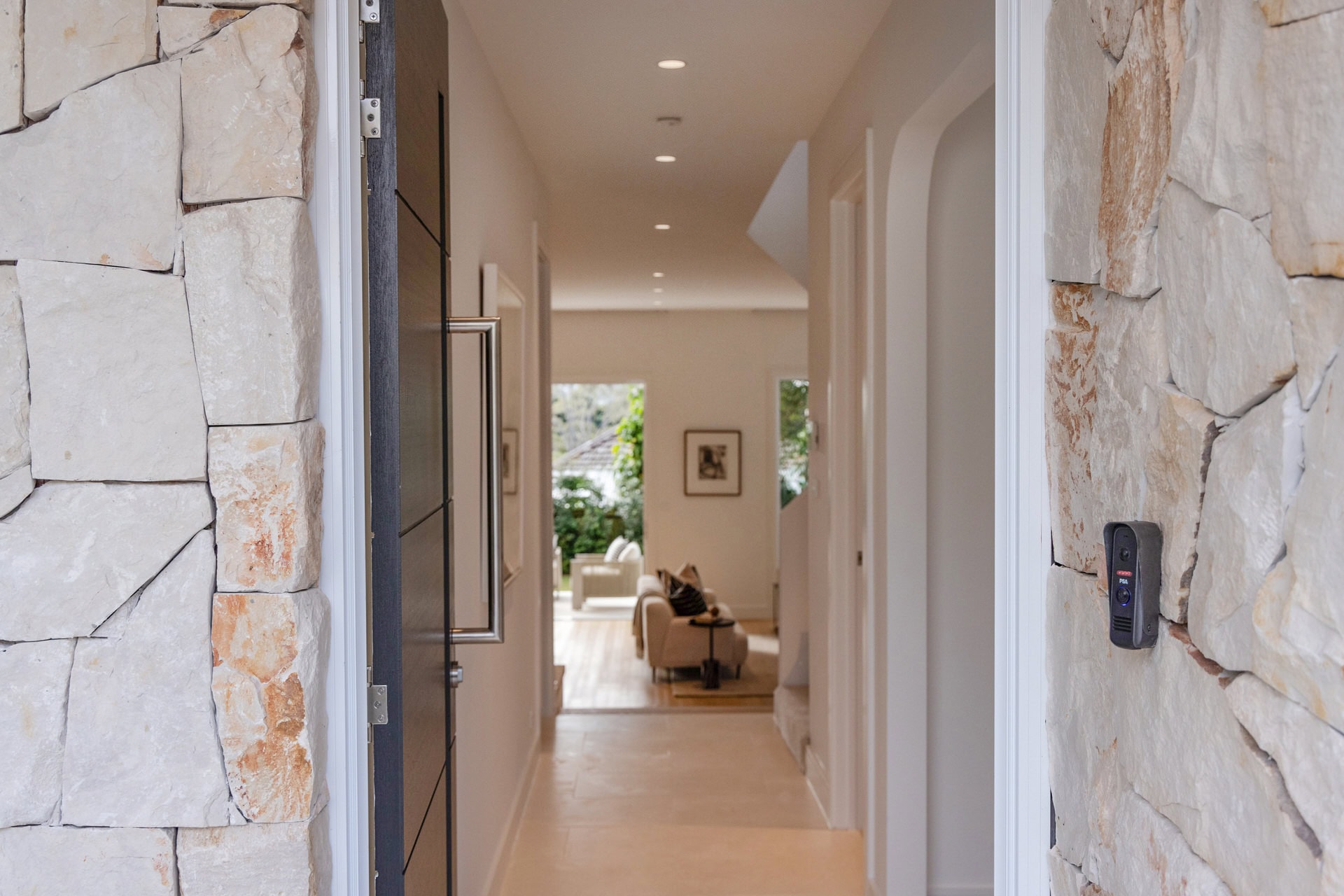 Curva: Brand New Modern Coastal Residence in Fairlight