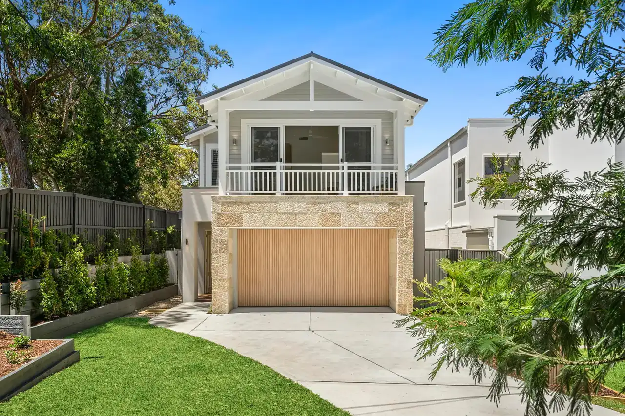Hillcrest: Collaroy Plateau Hamptons-Style Custom Home