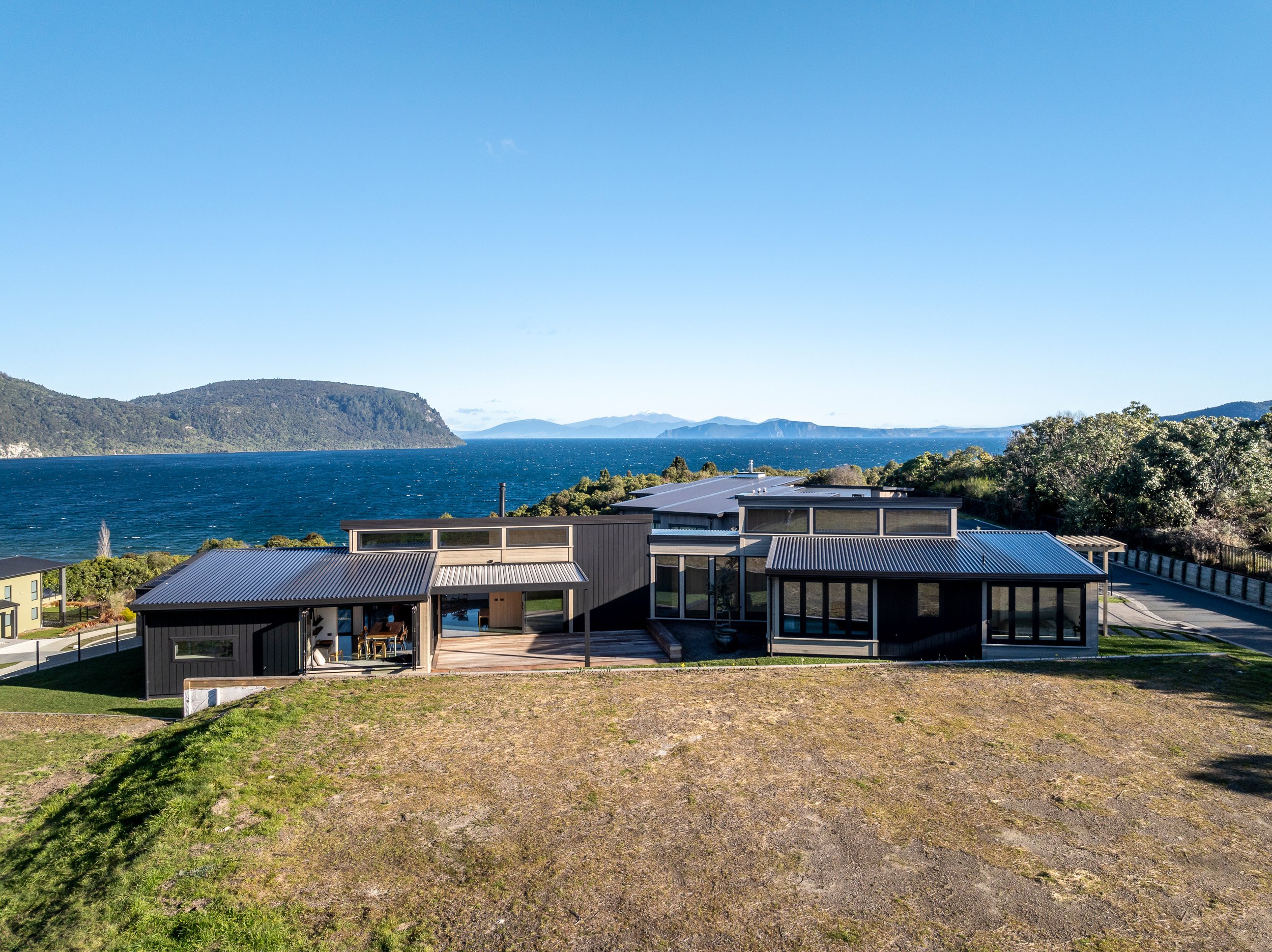 Oak Leaf Abode:Kinloch 湖景住宅