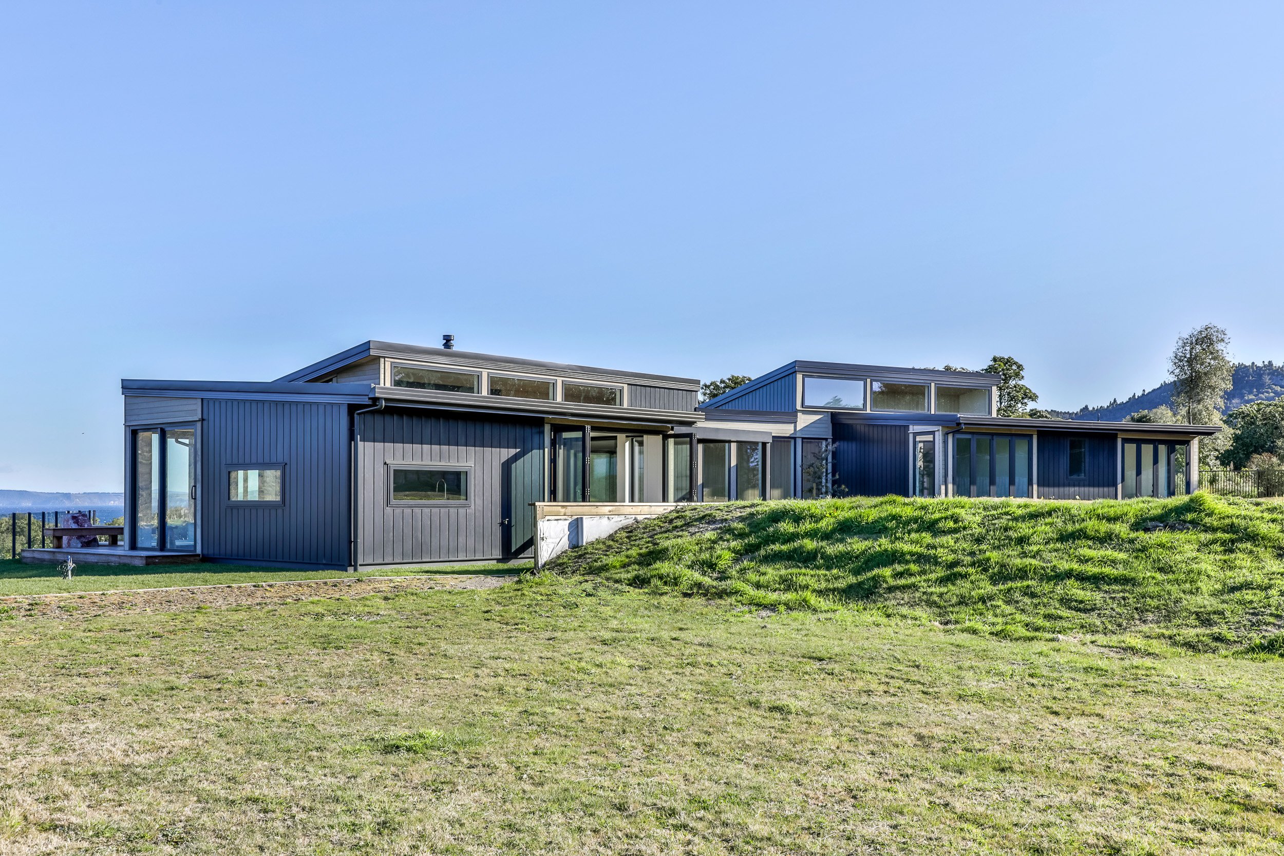 Oak Leaf Abode: Kinloch Lake View Residence