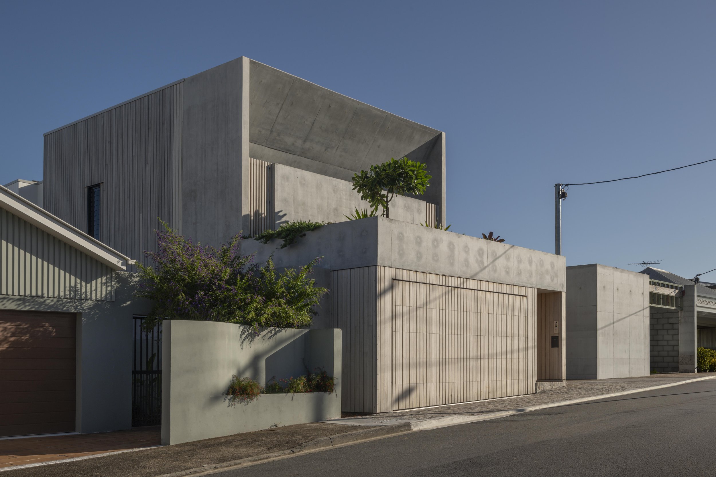East Brisbane Riverfront Steep Slope Luxury Residence Rebuild