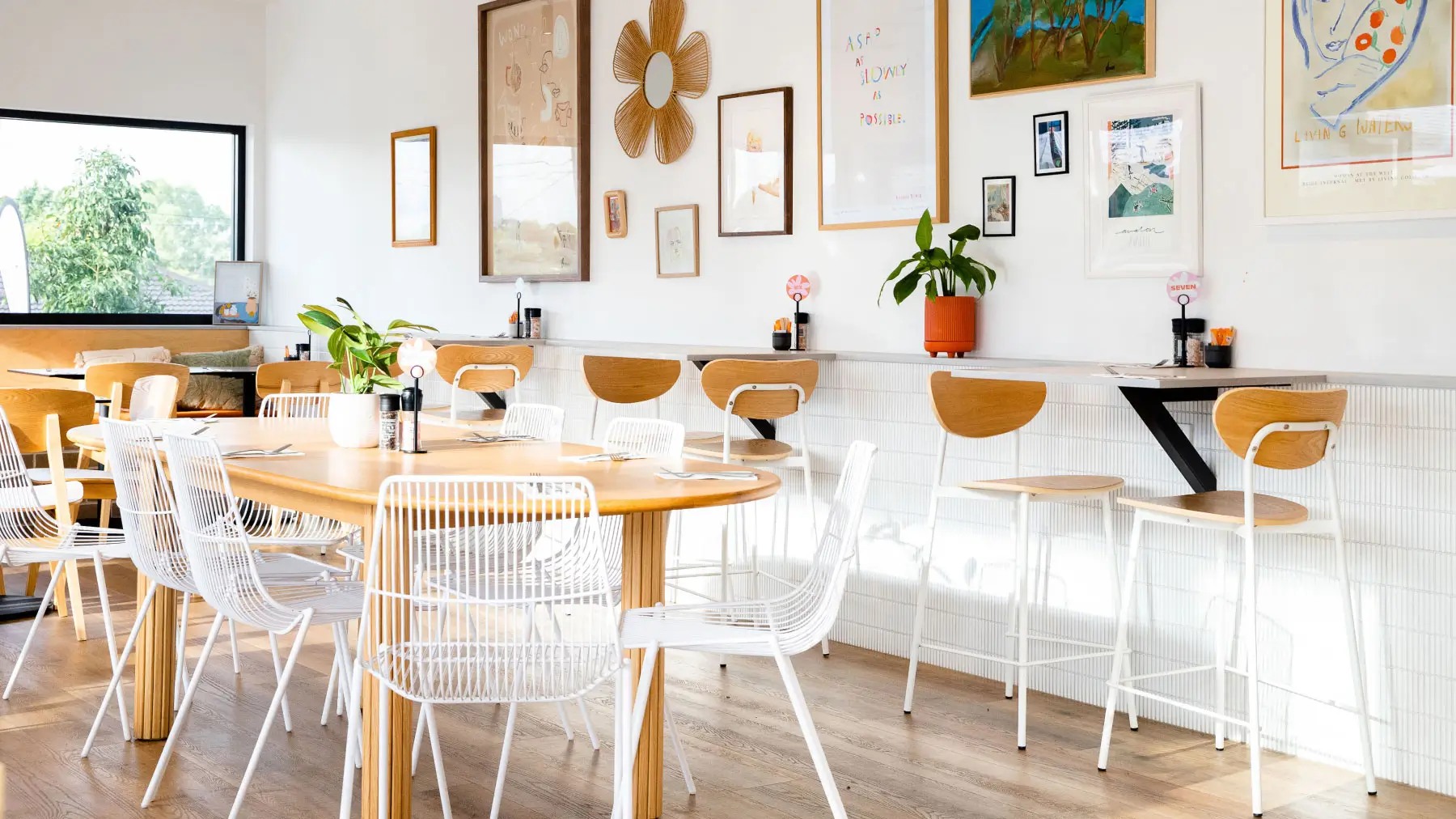مشروع تجديد تجاري لمقهى June Cafe في Winston Hills