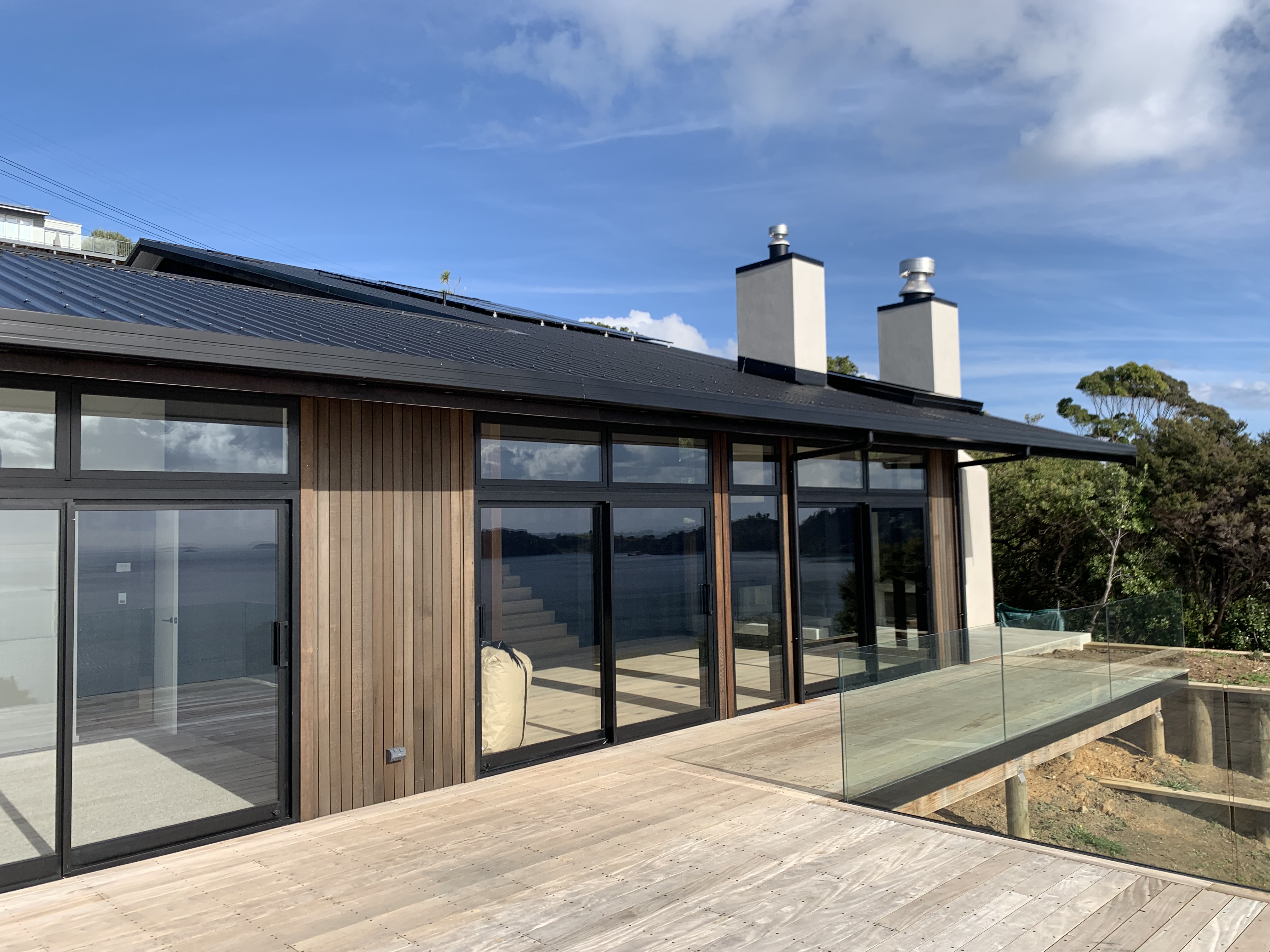 Onetangi Clifftop Residence