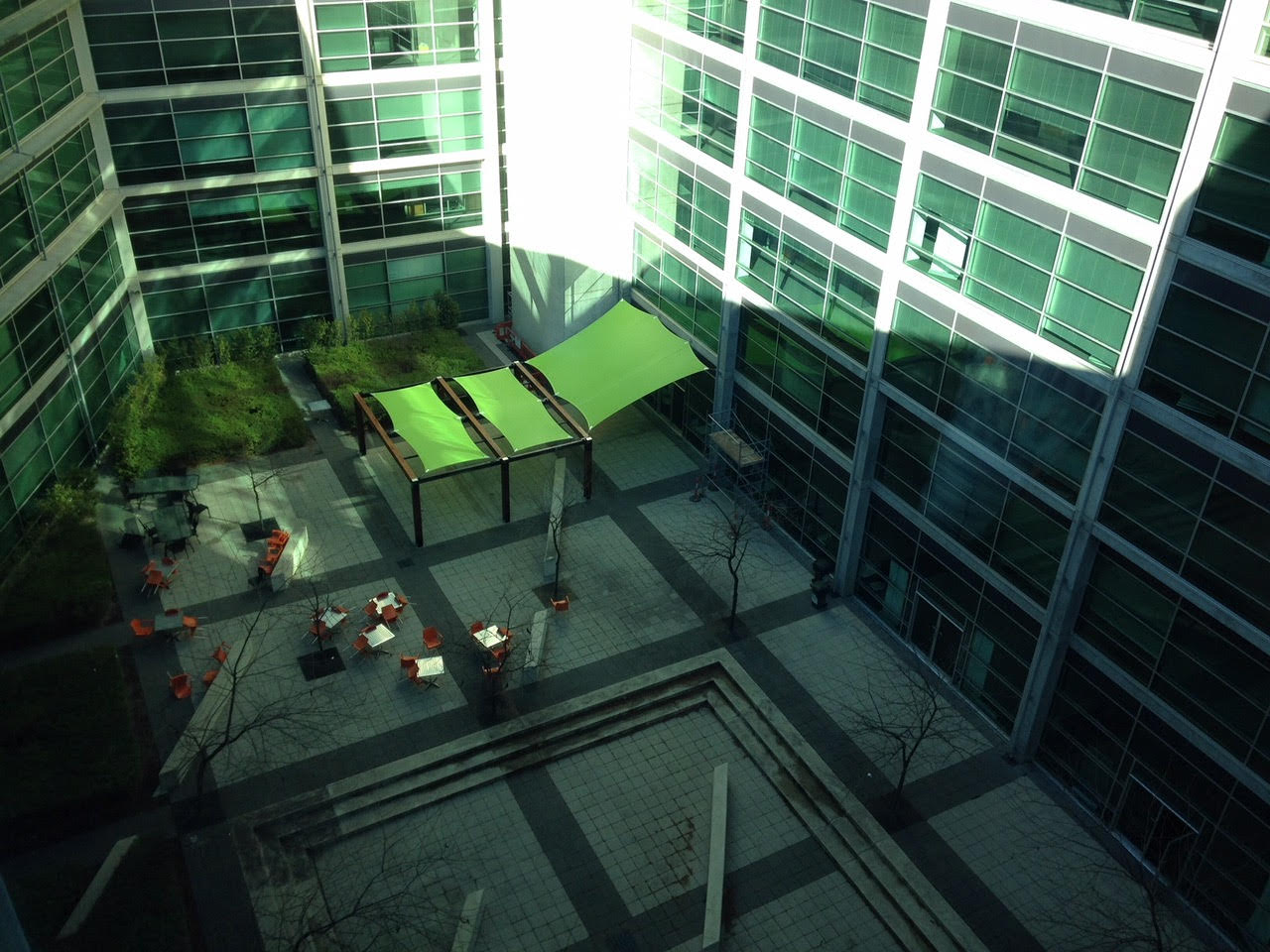 Russell Precinct كشك الفناء