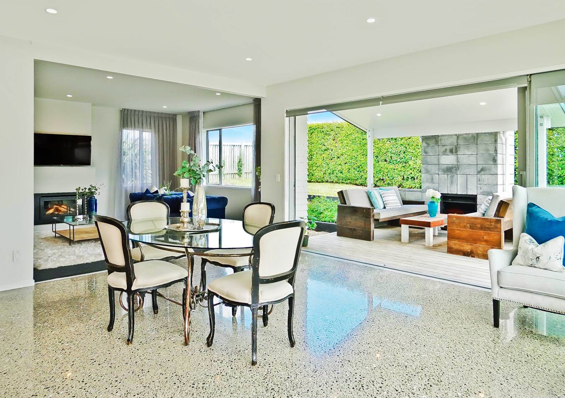 Riverhead New Family Residence