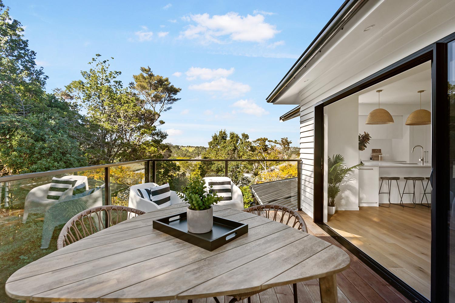 Glenfield new residential home adjacent to native bushland