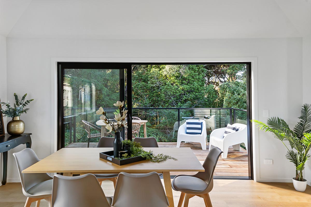 Glenfield new residential home adjacent to native bushland
