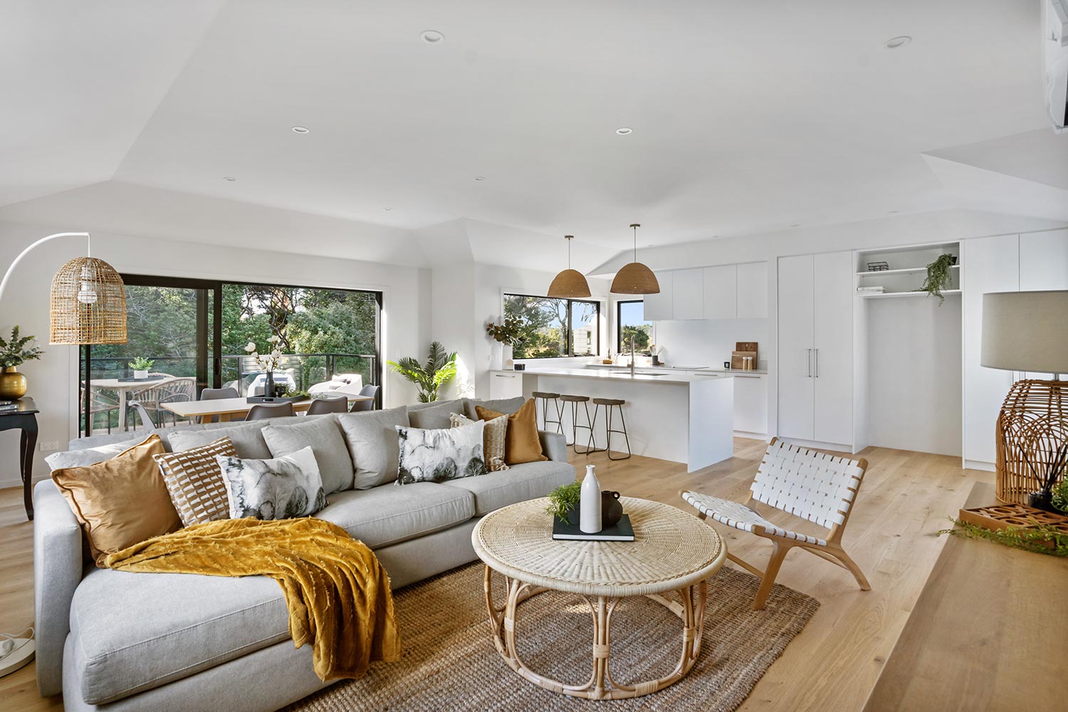 Glenfield new residential home adjacent to native bushland