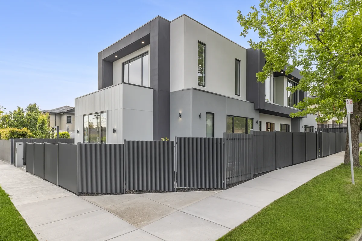 منزل مصمم ومبني حسب الطلب في Malvern East
