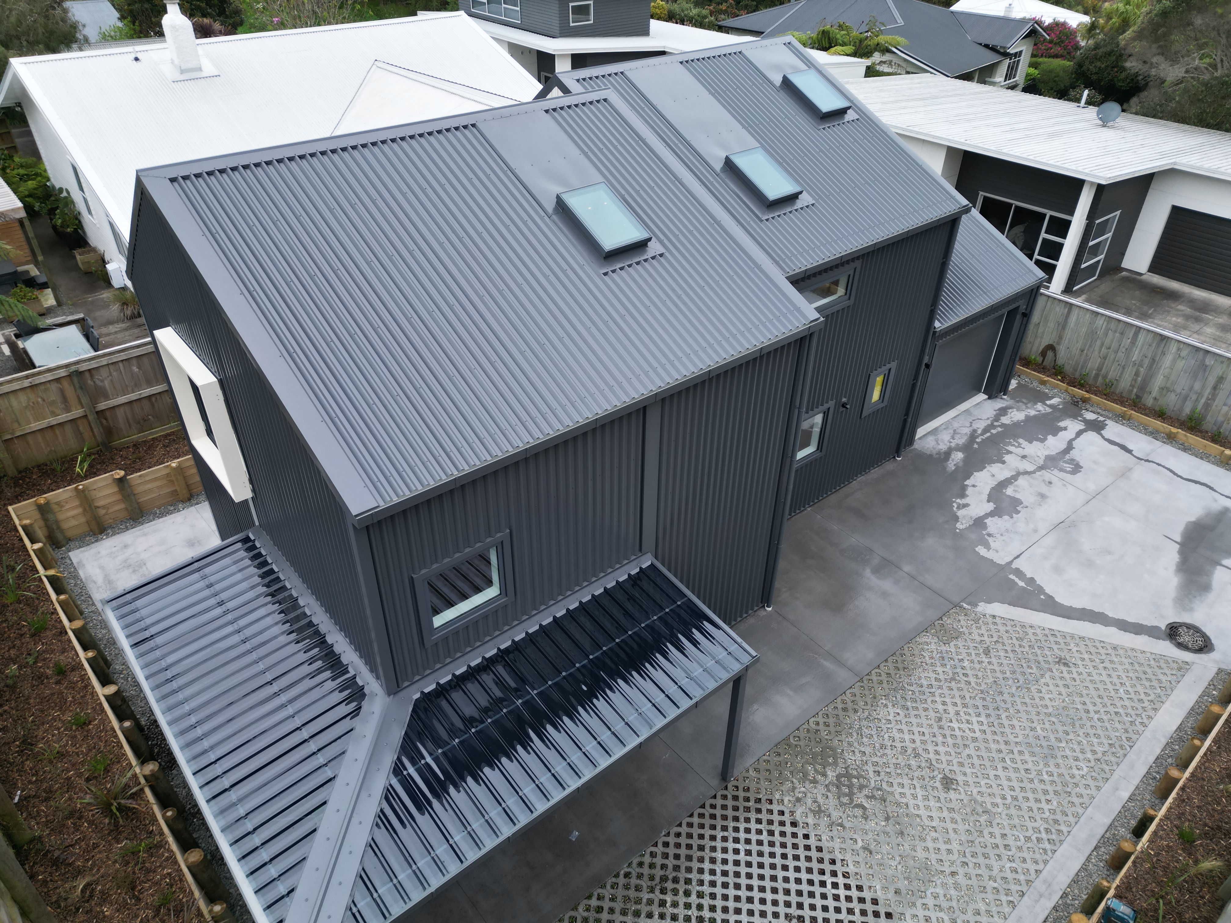 New Plymouth 紧凑地段两层新居
