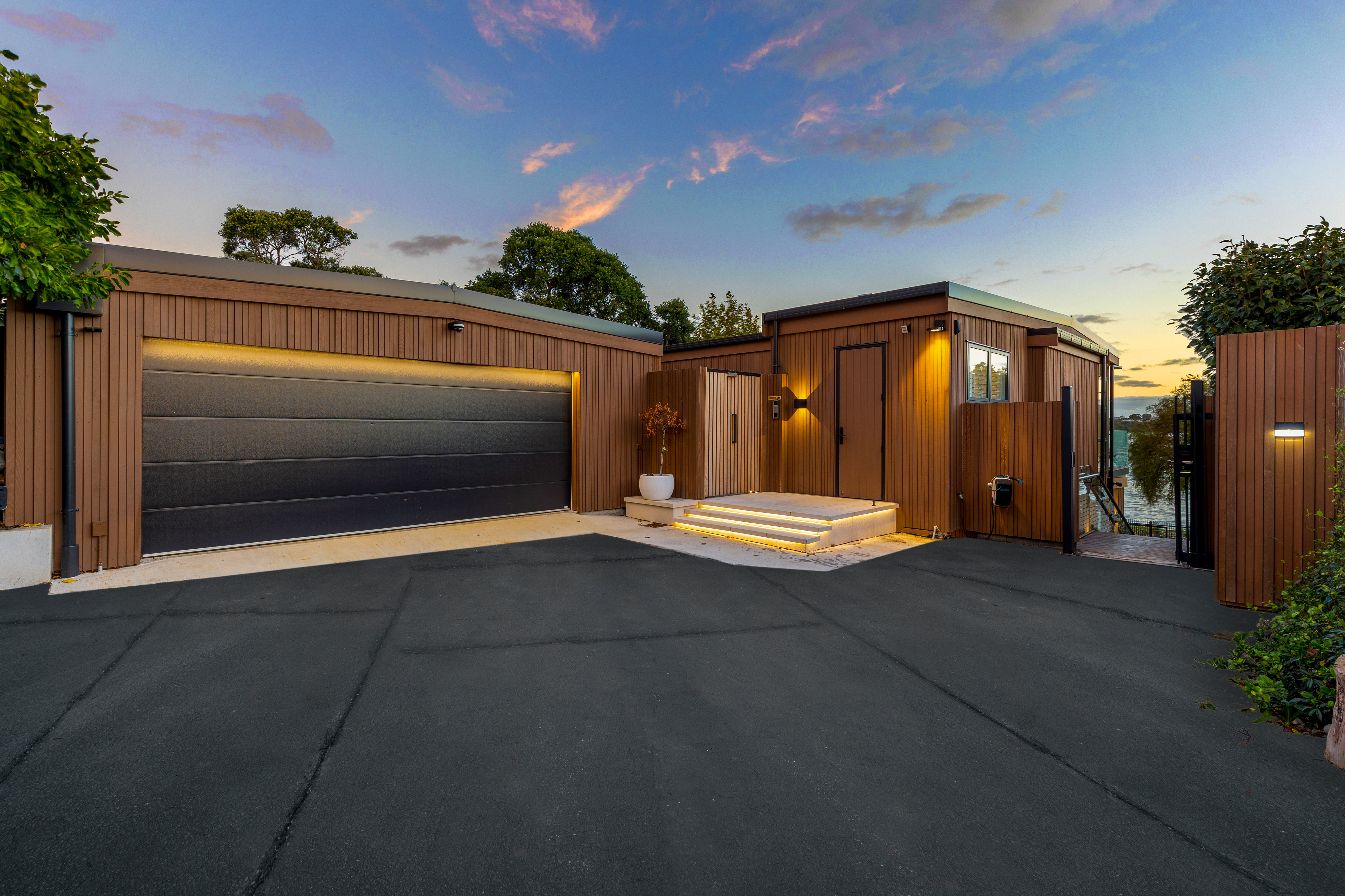 Custom Lakeside Residence at Lake Pupuke, Takapuna