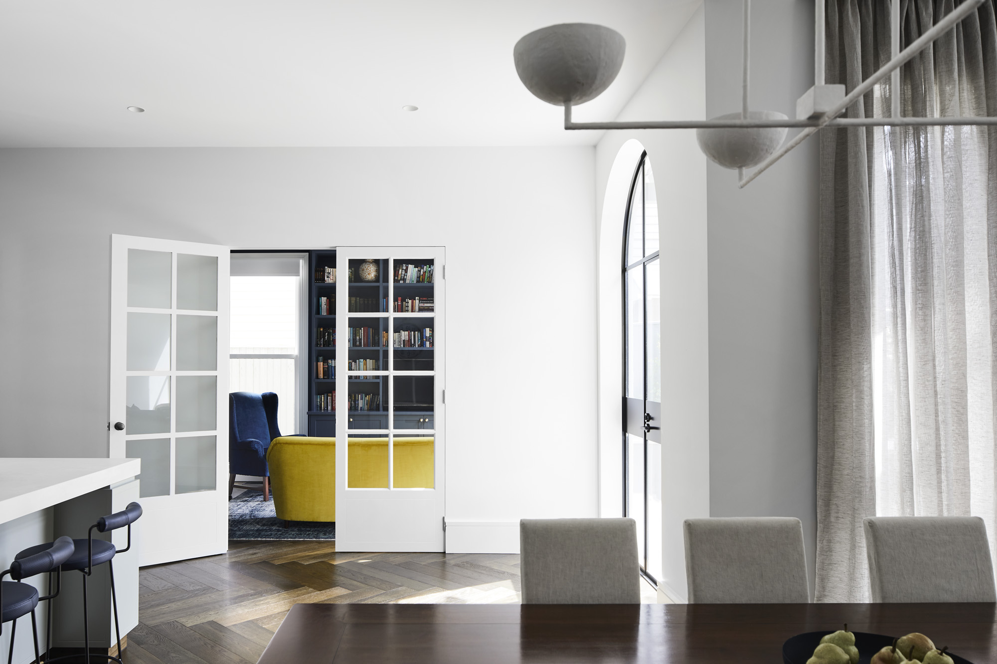 تجديد شامل وتوسعة خلفية لمنزل فيكتوري في Hawthorn East