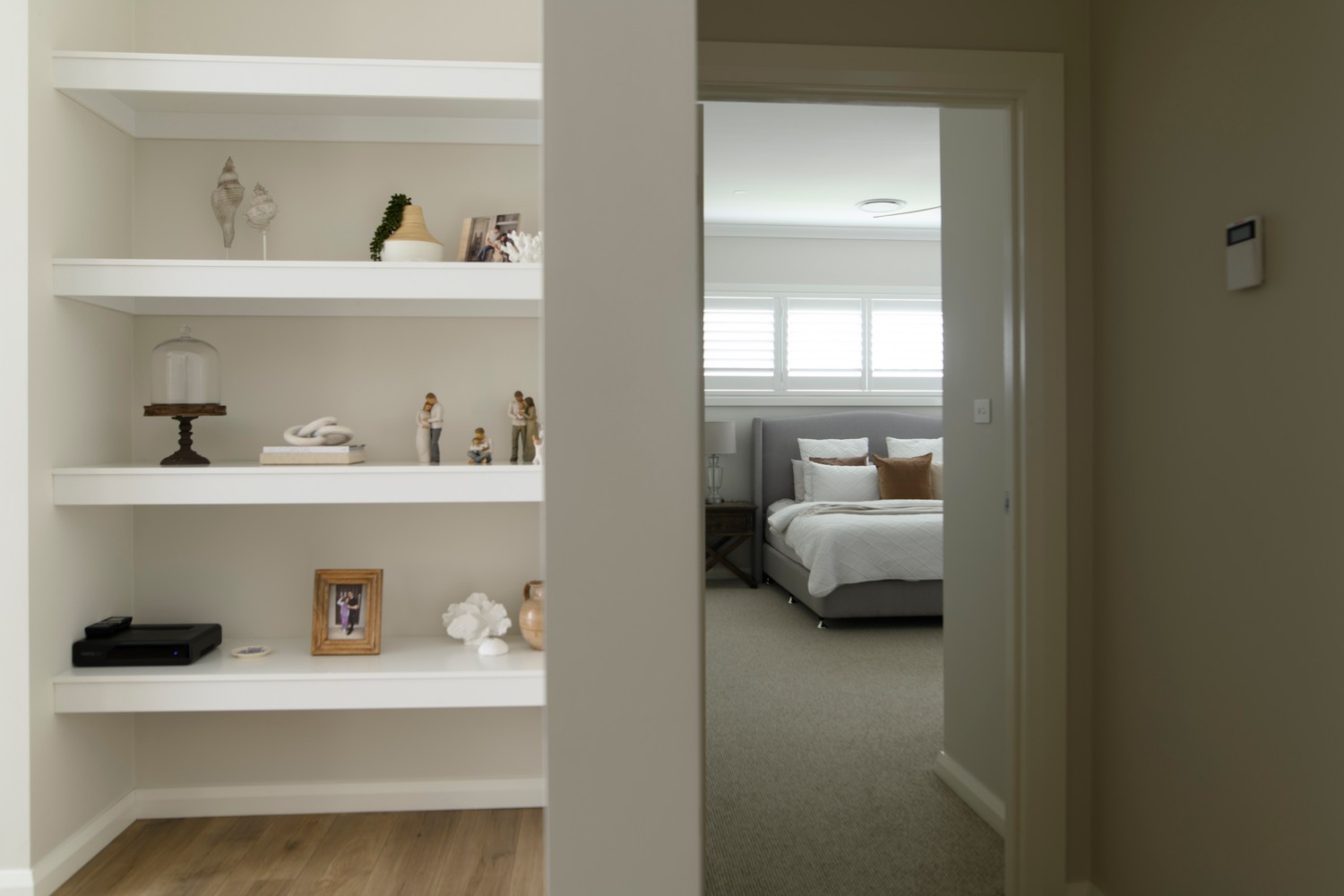 Heart Kew: Single-Storey Split-Level Home Adapted to an Irregular Block