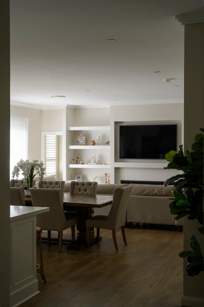 Heart Kew: Single-Storey Split-Level Home Adapted to an Irregular Block