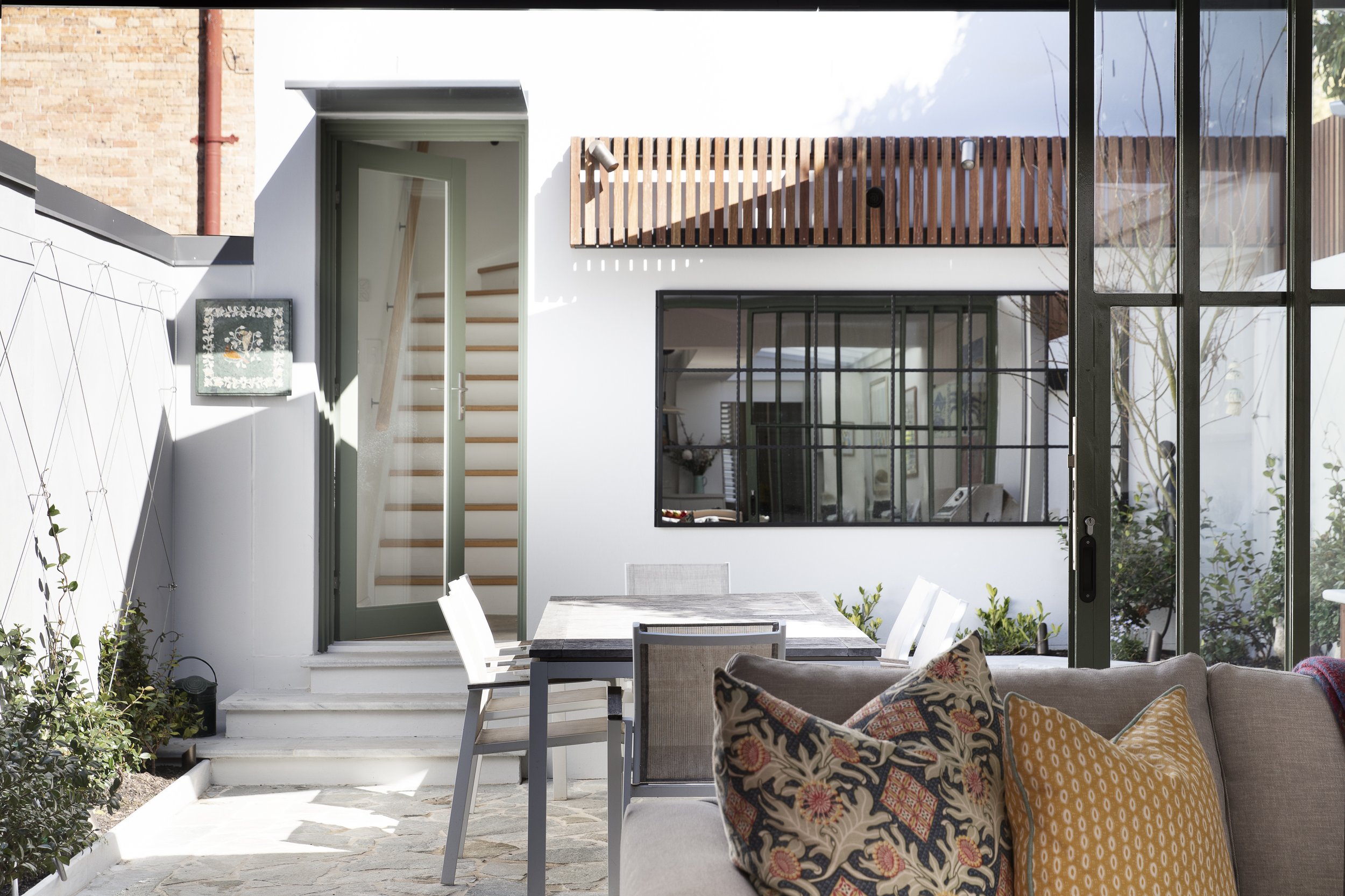Paddington Studio: Studio Addition above Garage